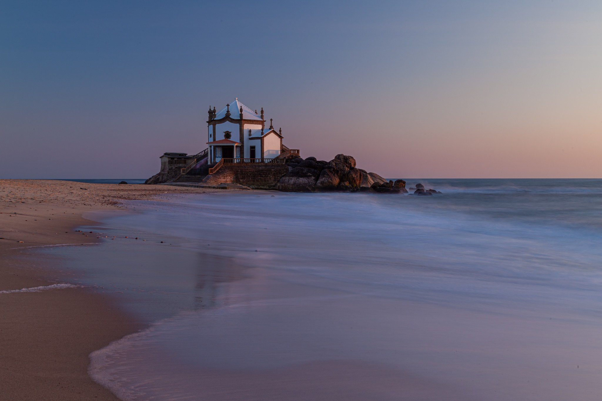Capela Senhor da Pedra Miramar Gaia, Португалия 2010. Фотограф Василий Буланов