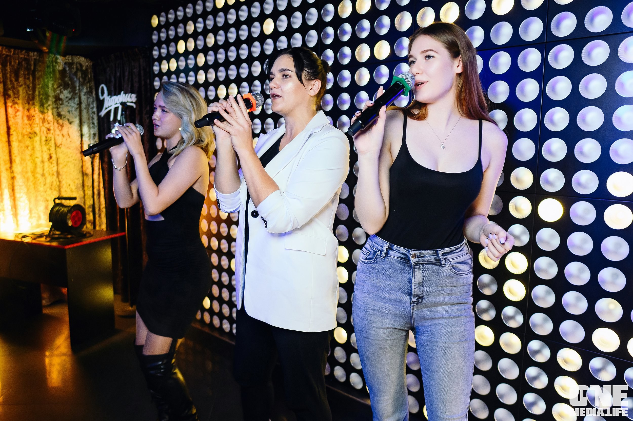 Фоторепортаж из караоке-клуба Эйфория. One Media Life: фоторепортажи, фотоотчеты с мероприятий и заведений