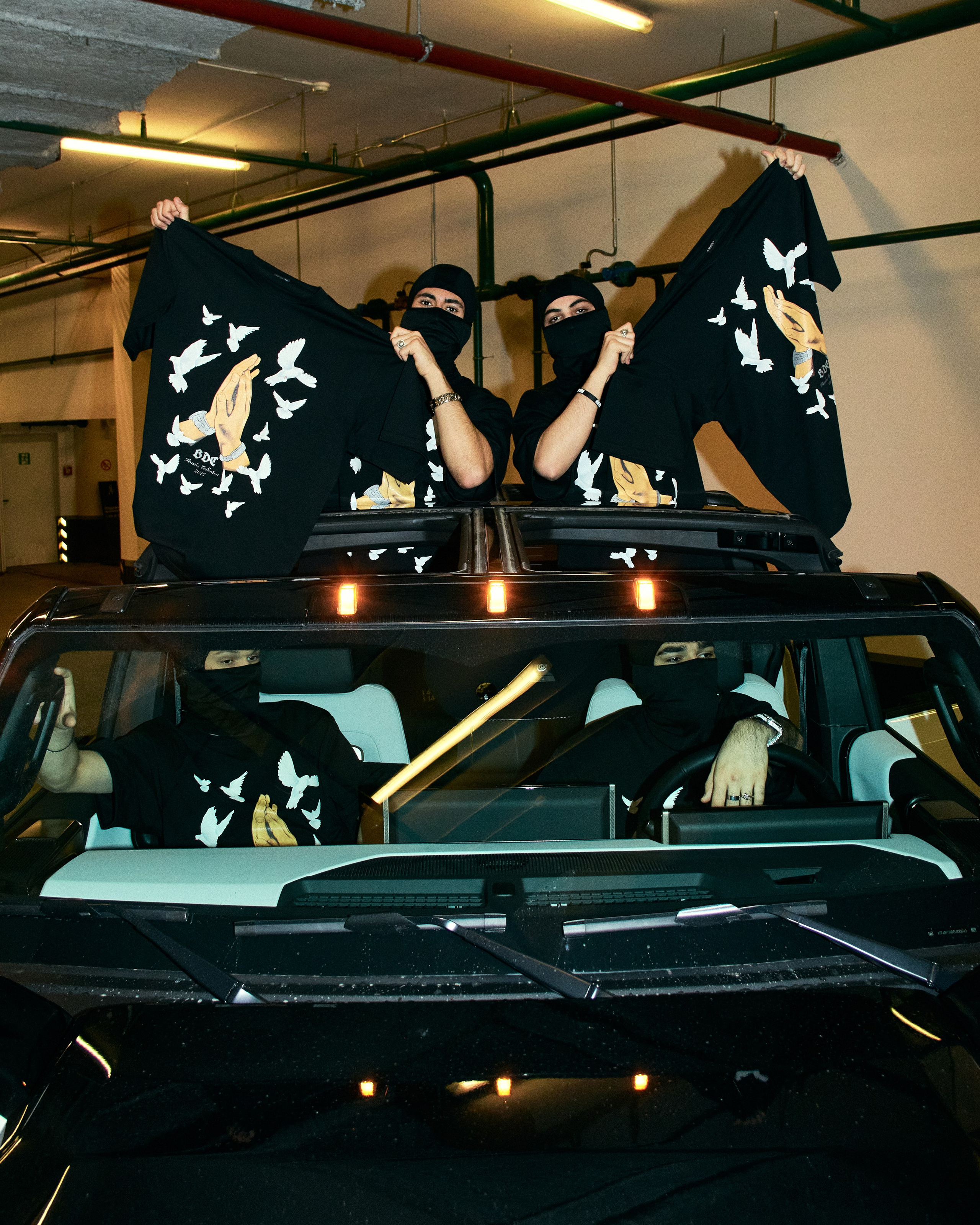 BANDES. Andrew Valmus