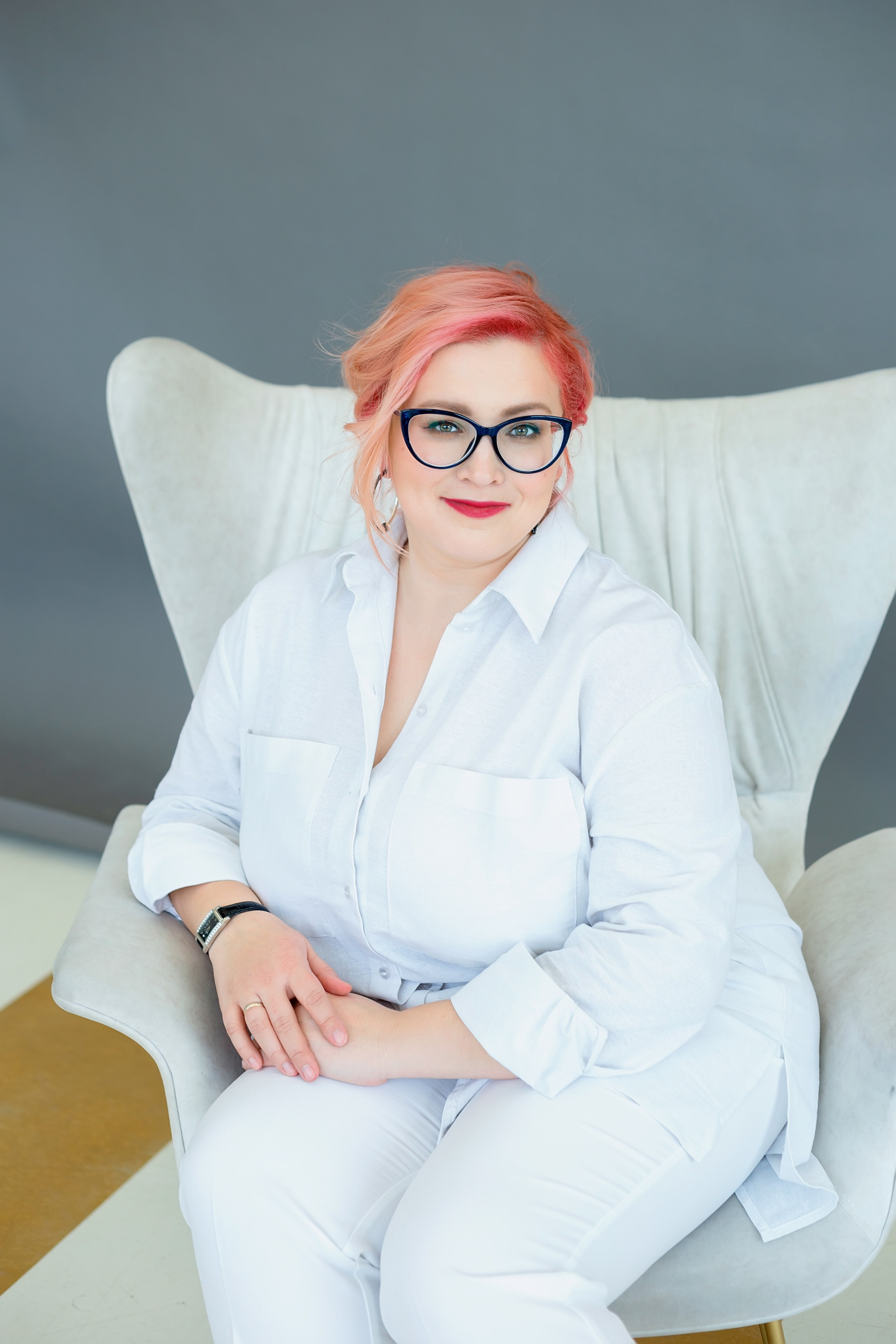 Профессиональные фото для коуча в СПб, яркие портреты для привлечения клиентов. Портретные фотосессии, контент-съемки, репортаж