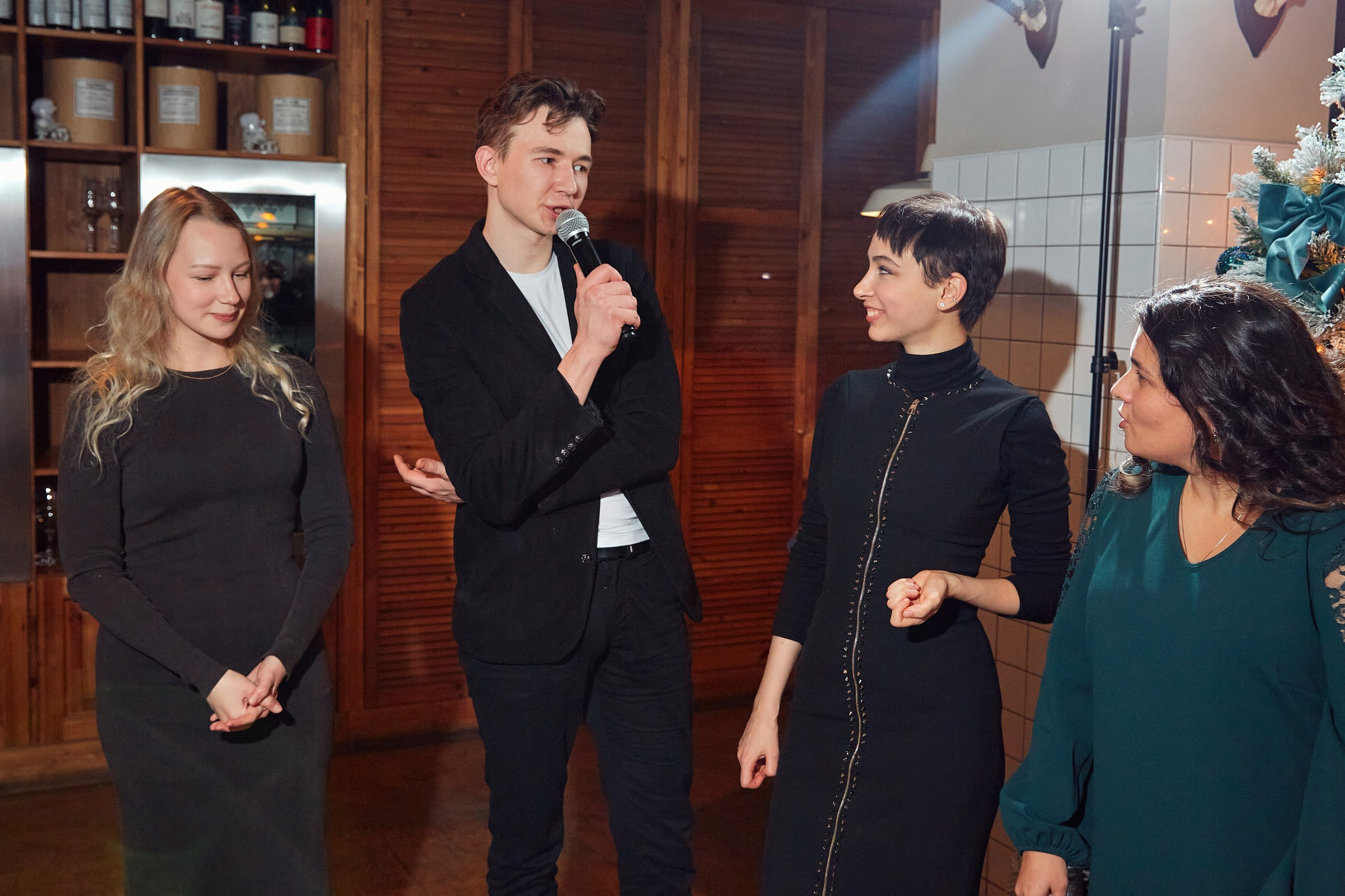 Компании Miraitech-Mavstech / Ресторан MUKKA. Антон Артюшин, портретный фотограф. Москва