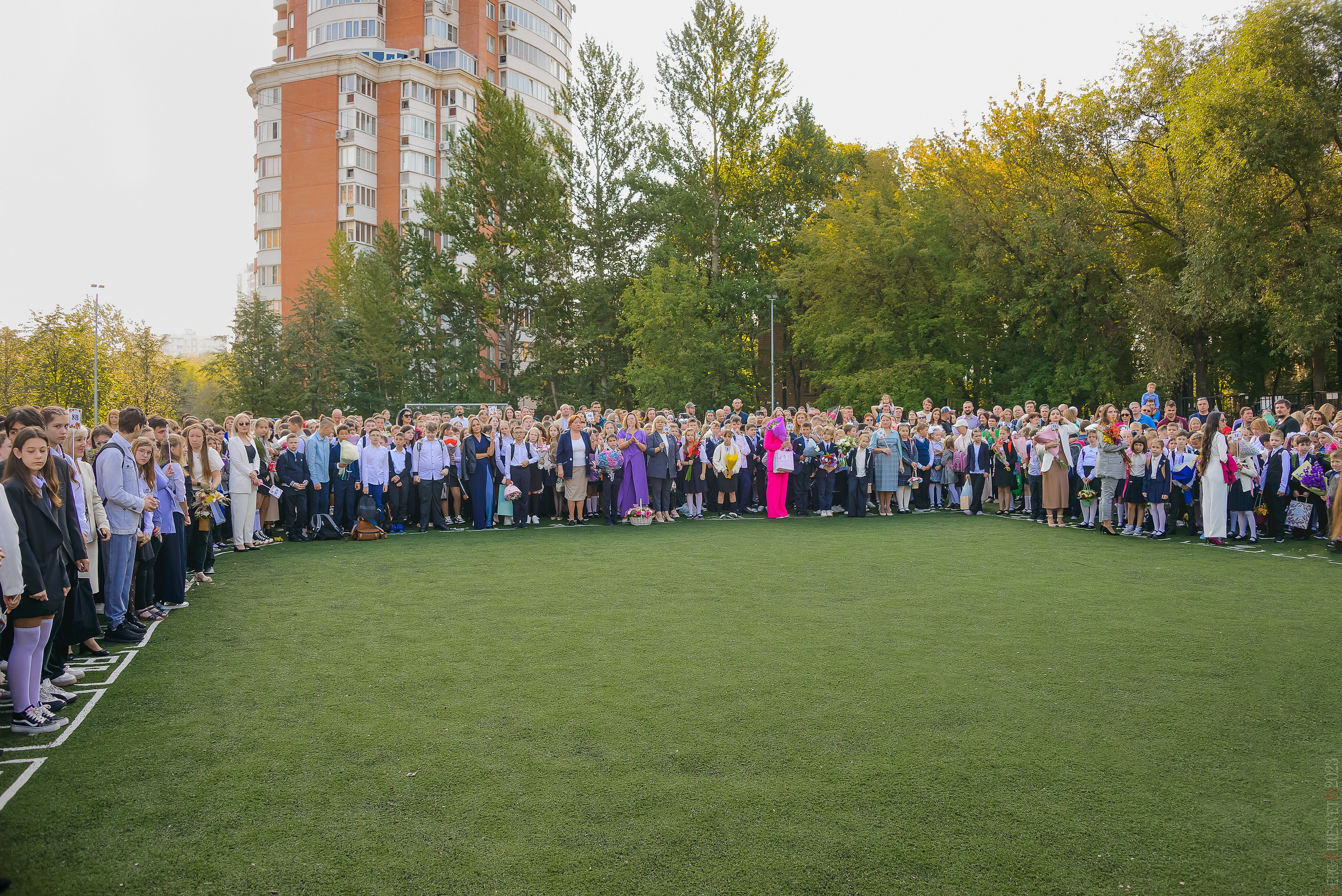 Фотосъемка на 1 сентября в школу, детский сад, фотограф Пересвет. Ваш фотограф на праздник в Москве, Раменском, Жуковском, Люберцах