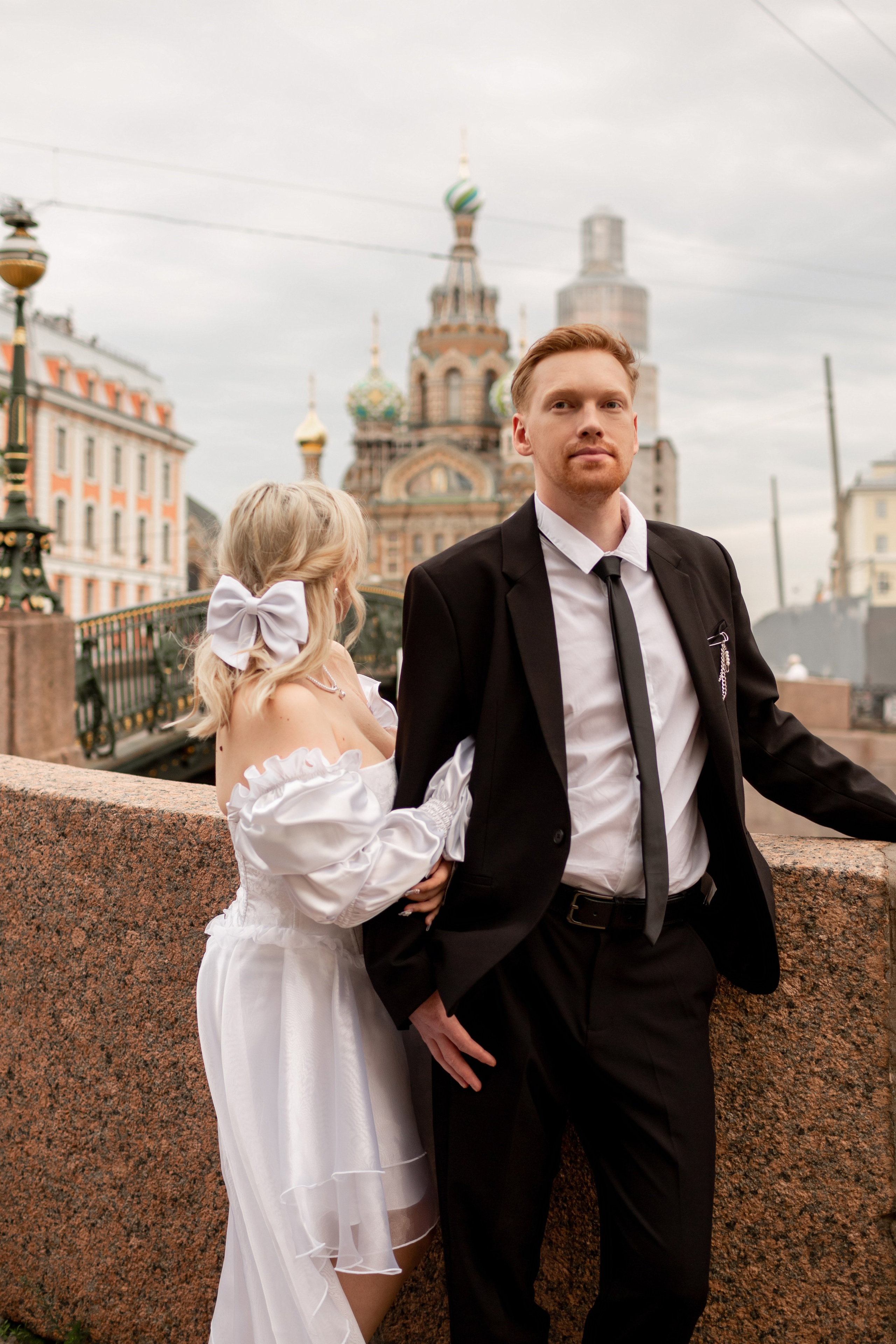 Свадебная фотопрогулка по улицам Петербурга. Свадебный фотограф Кирилл Белый