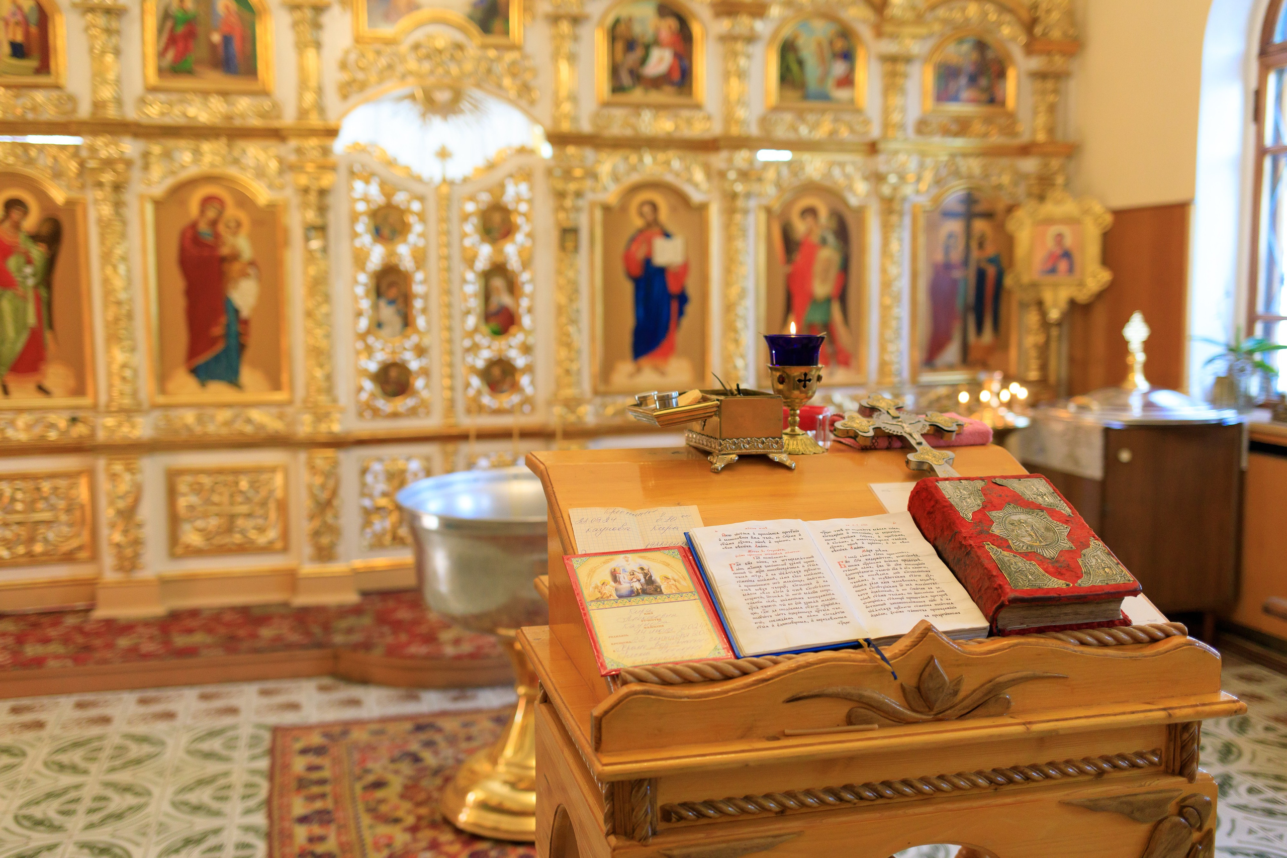 Фотосъёмка таинства крещения и крестин в городах Я фотограф снимающий венчания в городах Минеральные Воды, Пятигорск, Кисловодск, Ессентуки,. Репортажный и свадебный фотограф Пятигорск и КМВ