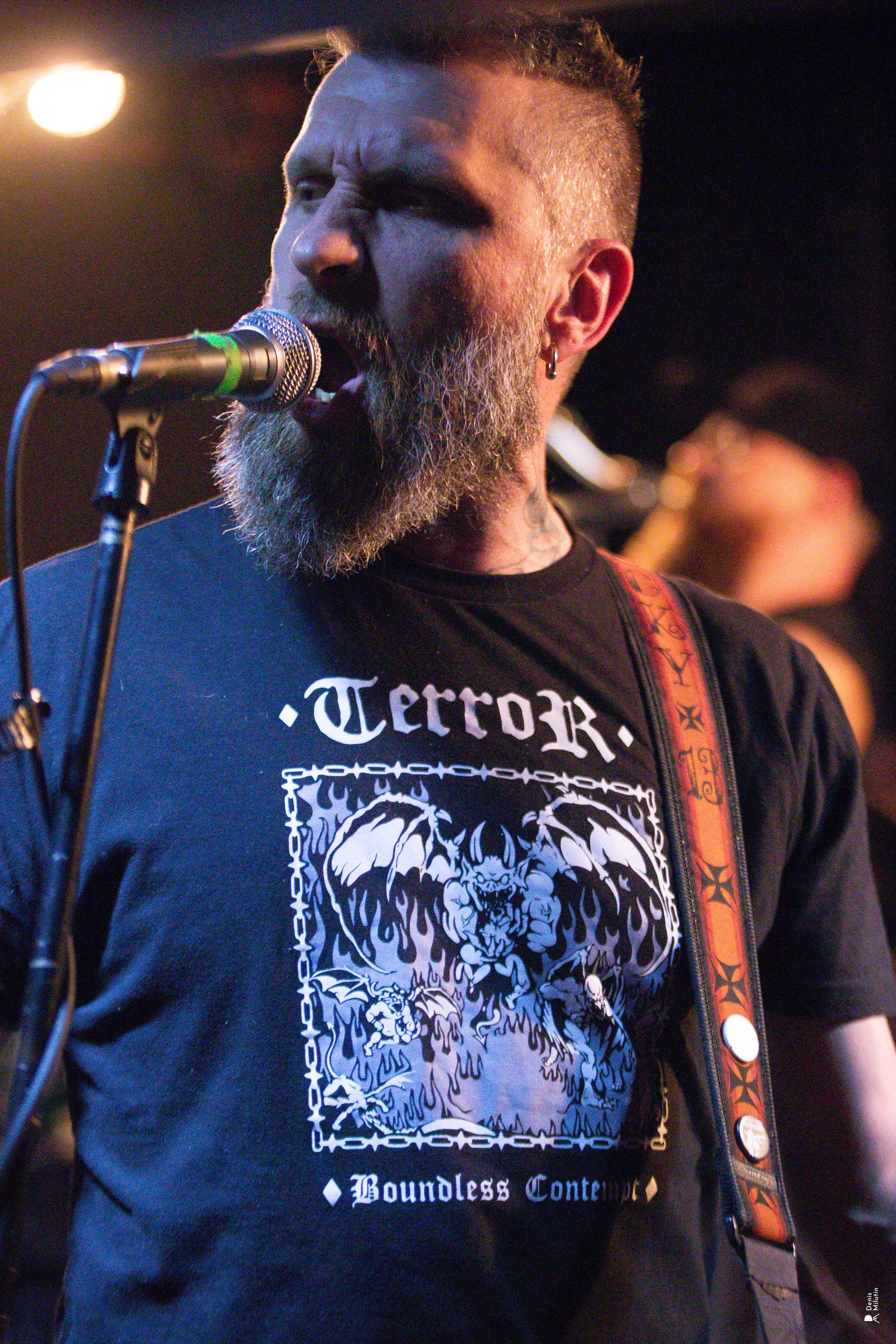 Рядом Ассенизаторы. Портретный фотограф Денис Милютин