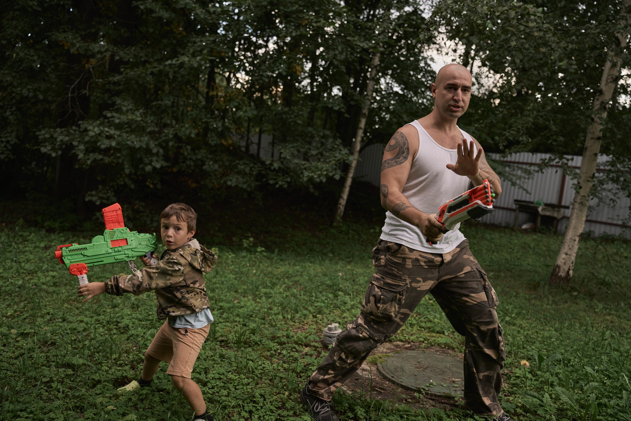 Пшеничное поле, битва Nerf и домик художницы. Фотограф Женя Пашкина