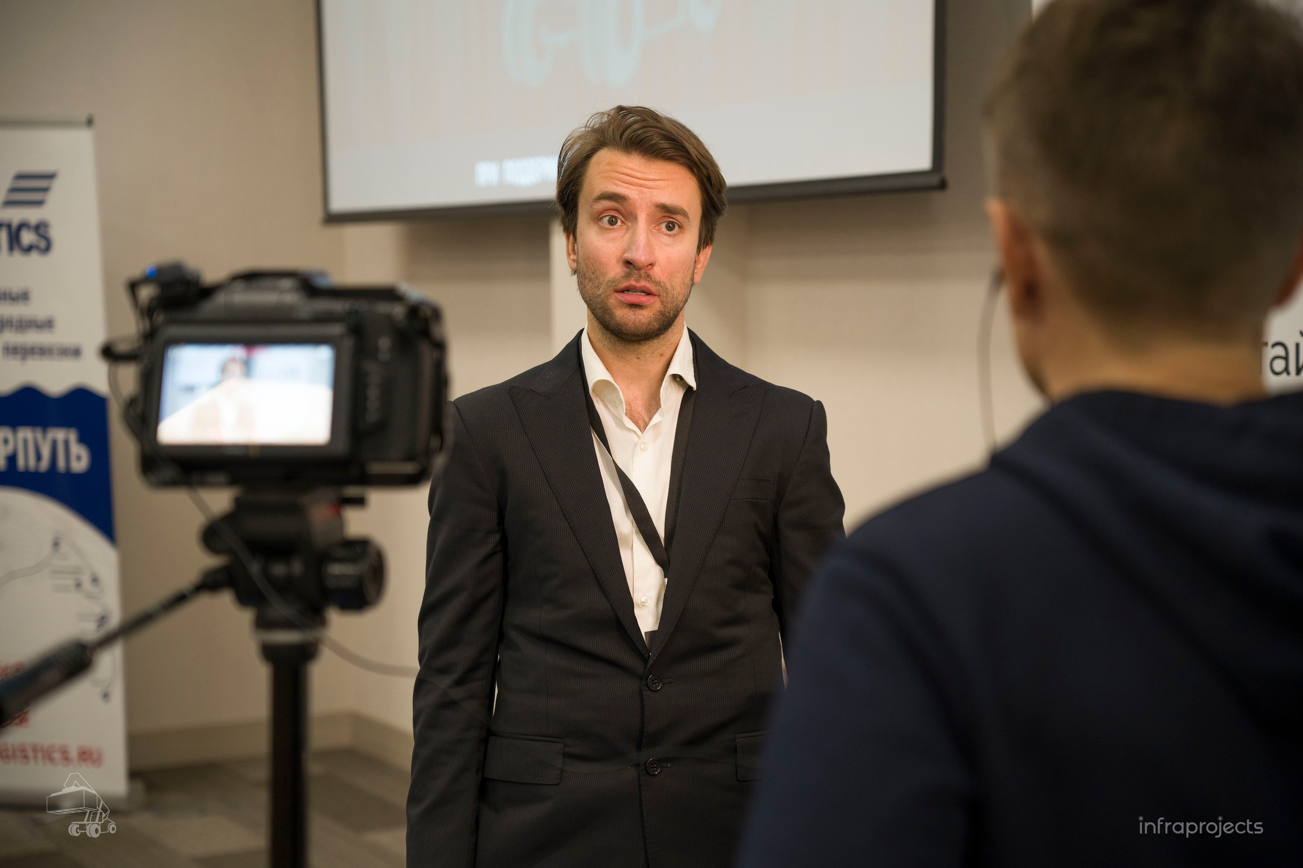 За контейнерами репортаж. Фотограф в Санкт-Петербурге. Репортажная и все съёмки для бизнеса