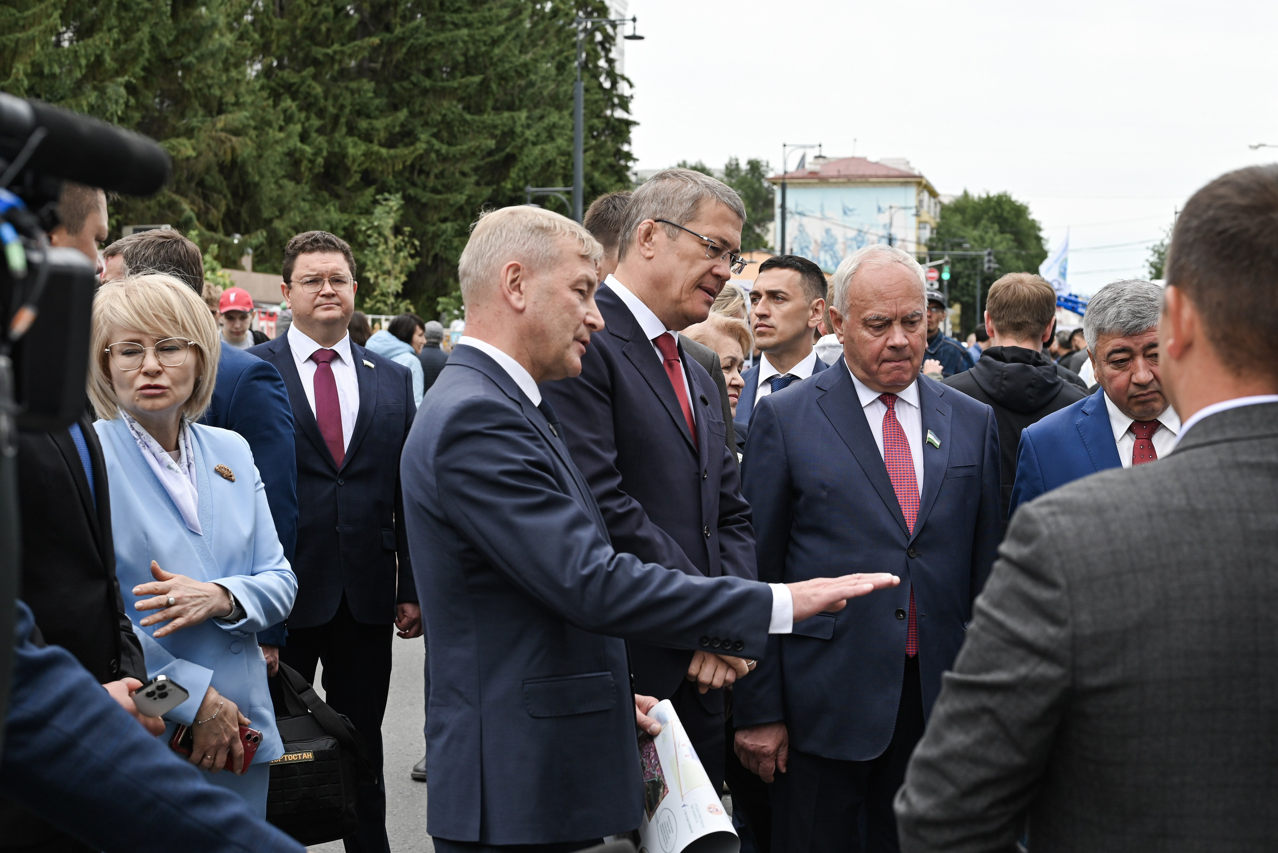 ЛУИДОР выставка. Свадебный и семейный фотограф в Уфе Александров Максим