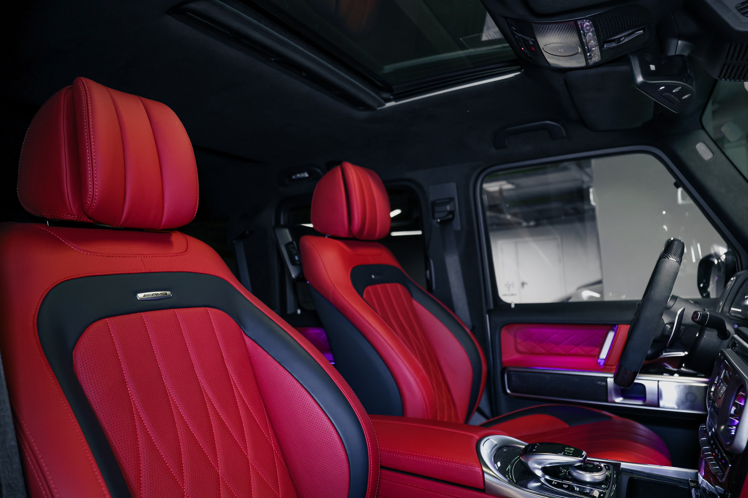 2022 MERCEDES BENZ G63 AMG $235,000 / 16,414 KM ODOMETER. Mixturecaptures