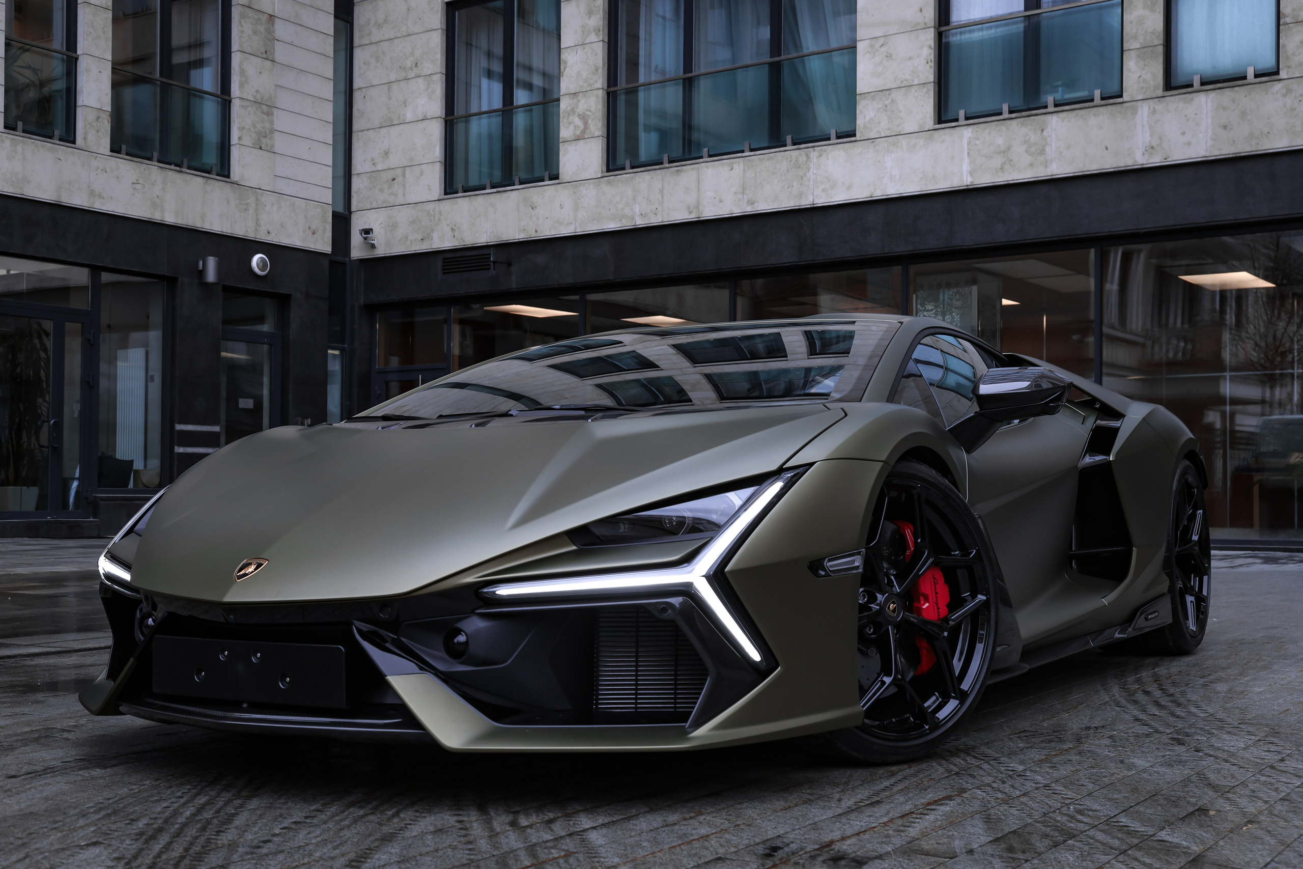 2024 Lamborghini Revuelto 6.5 AMT. Mixturecaptures