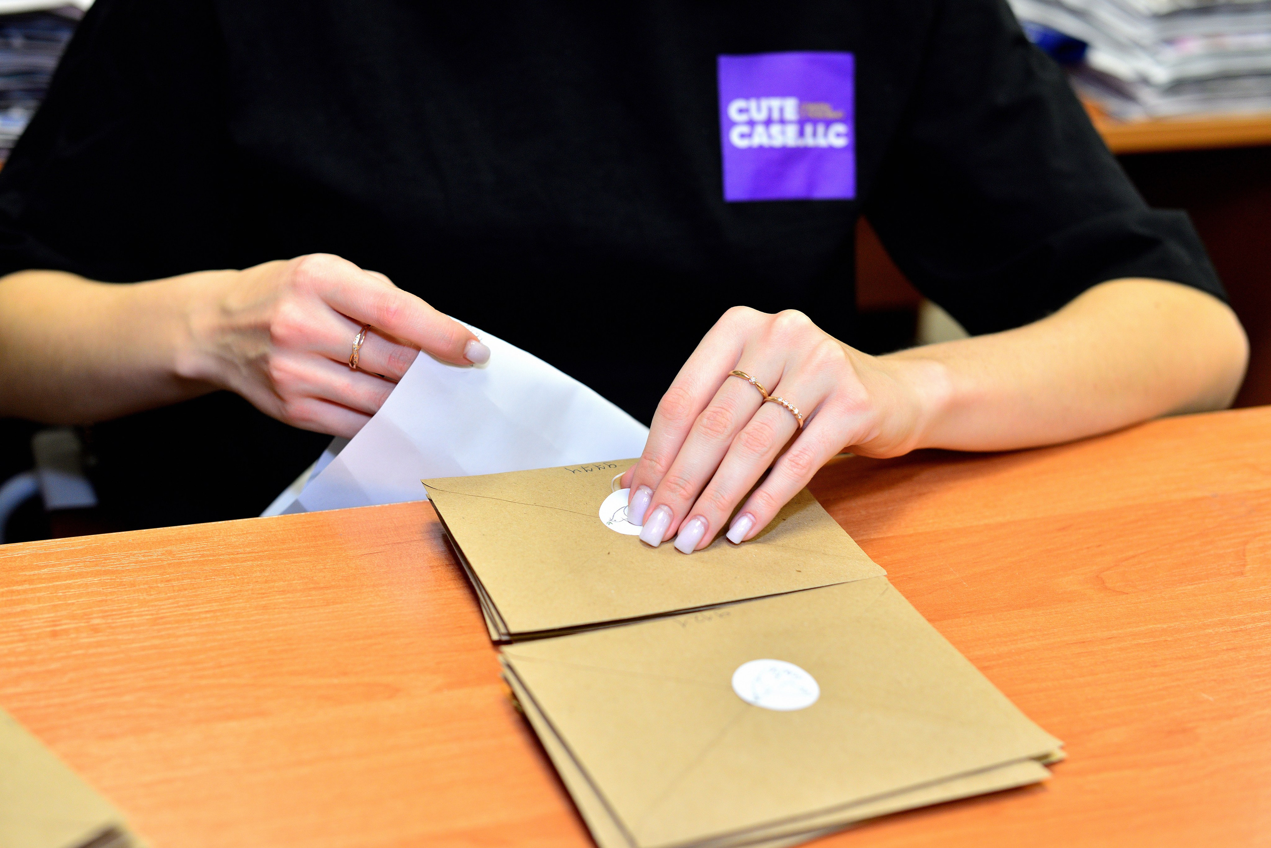 Производство 3D стикеров. Фотограф Сергей Сергеев