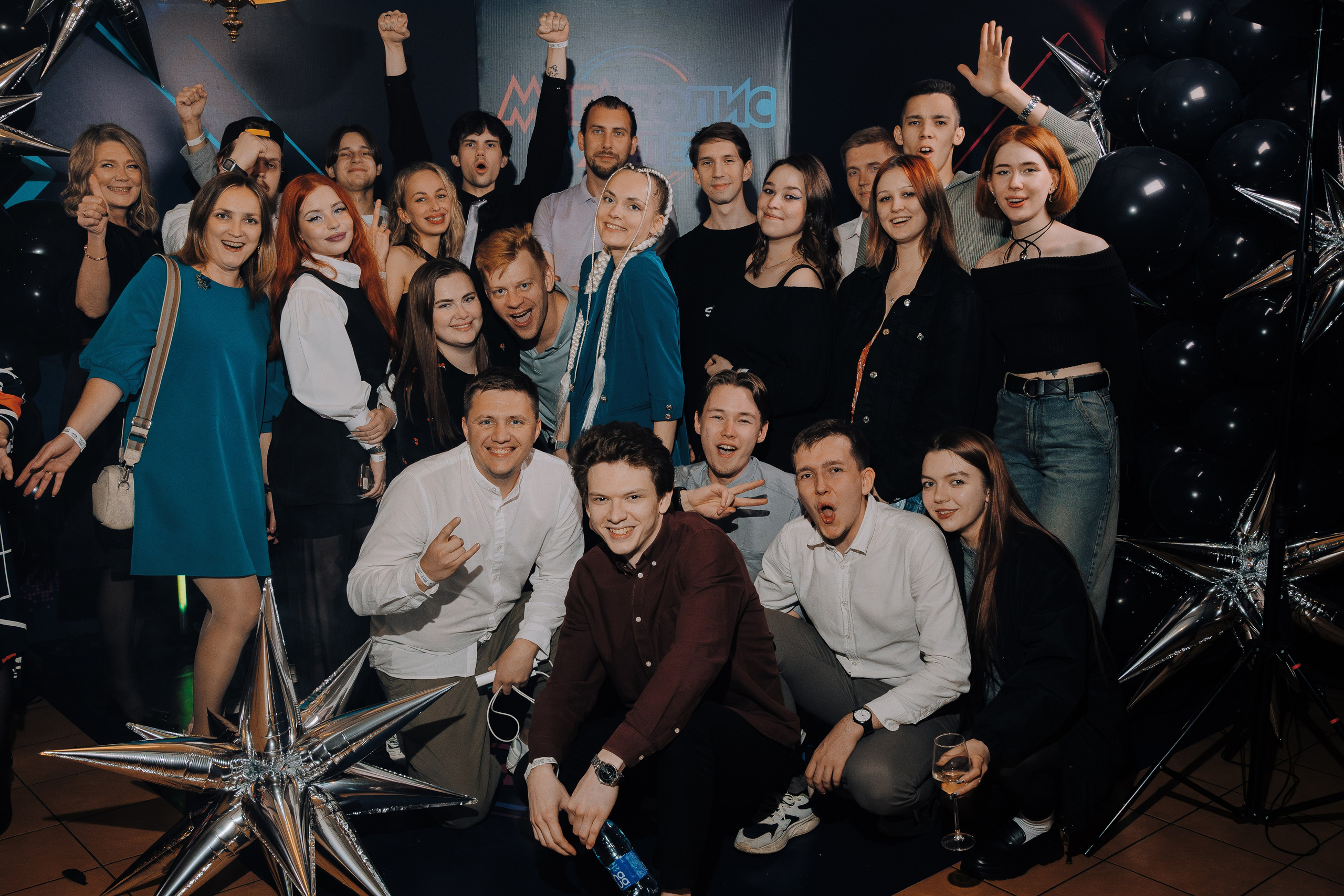 20 ЛЕТ МЕГАПОЛИС ЧЕЛЯБИНСК ХЕДЛАЙНЕР ЕЛКА. Репортажный фотограф Зуев Роман г. Челябинск