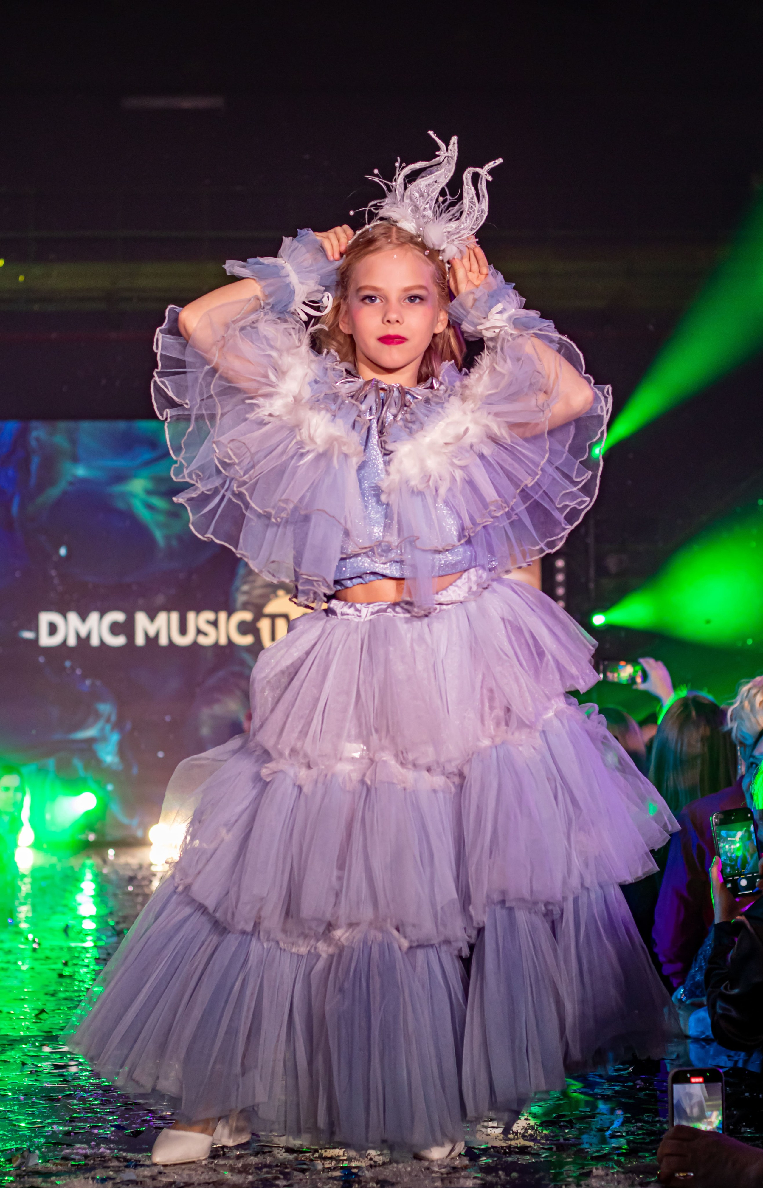 Детский fashion-образ на подиуме телепроекта «Новогодняя ночь»