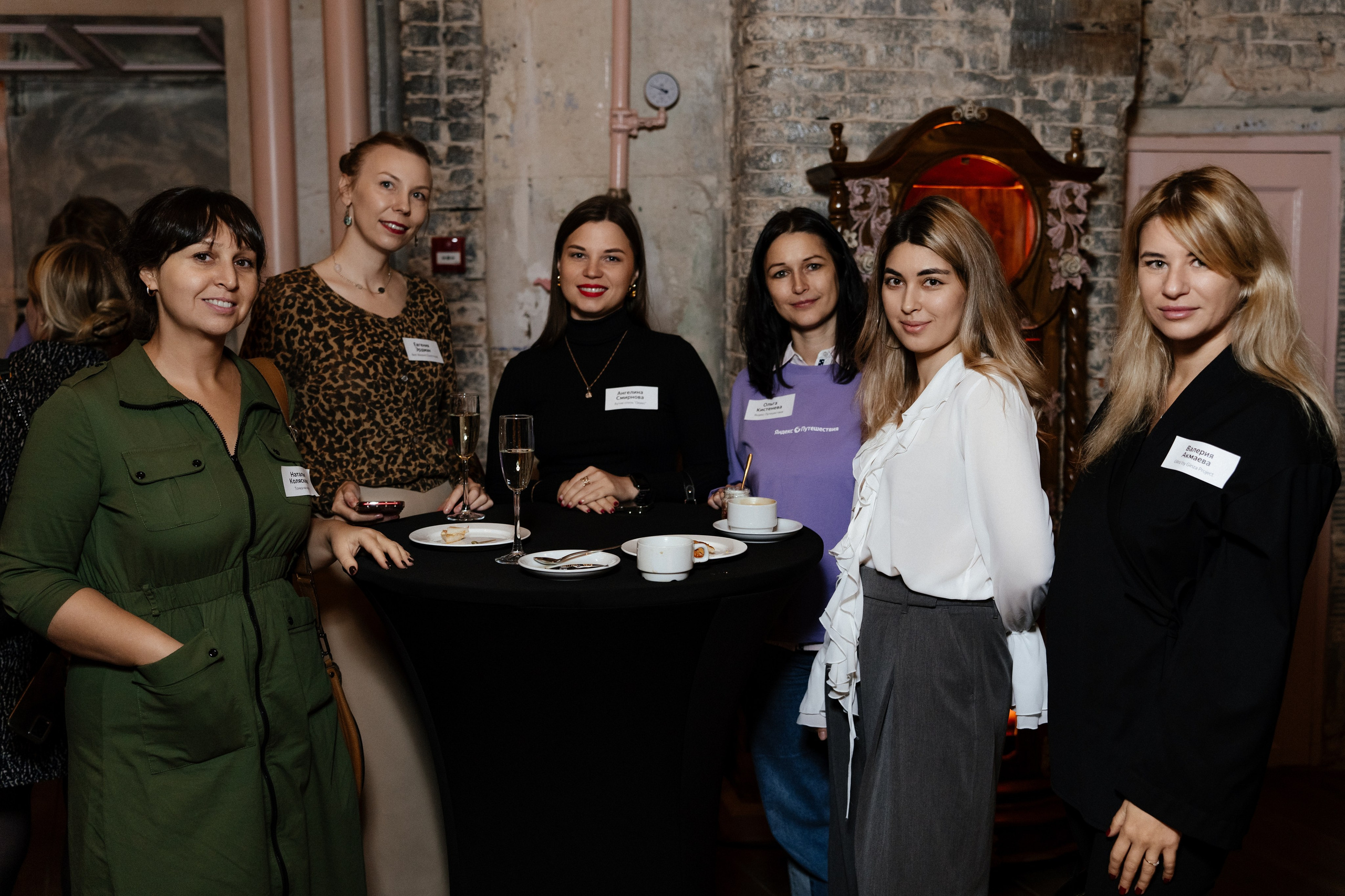 Яндекс путешествия, бизнес завтрак. Андрей Сухинин репортажный свадебный фотограф Санкт-Петербург