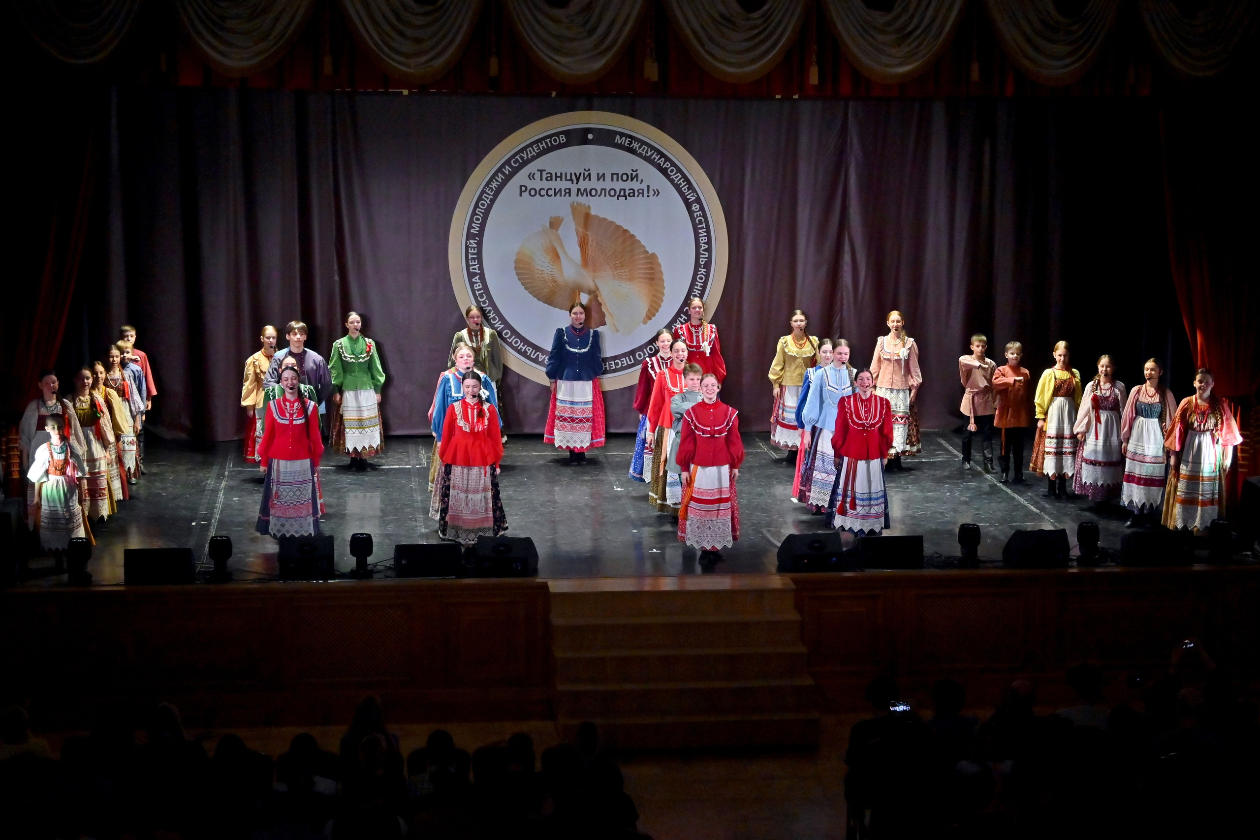 Гала-концерт. Танцуй и пой, Россия Молодая! 22.04.2024. Профессиональный фотограф в Москве Алёна Котова