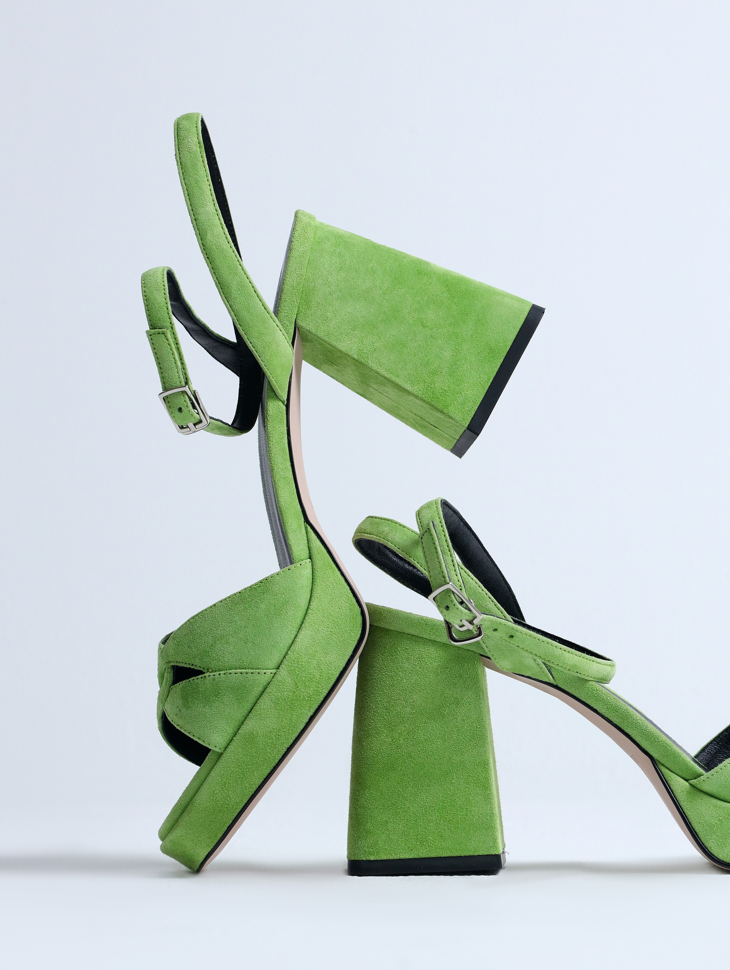 Basconi Summer Y'25. Предметный фотограф Артём Йома