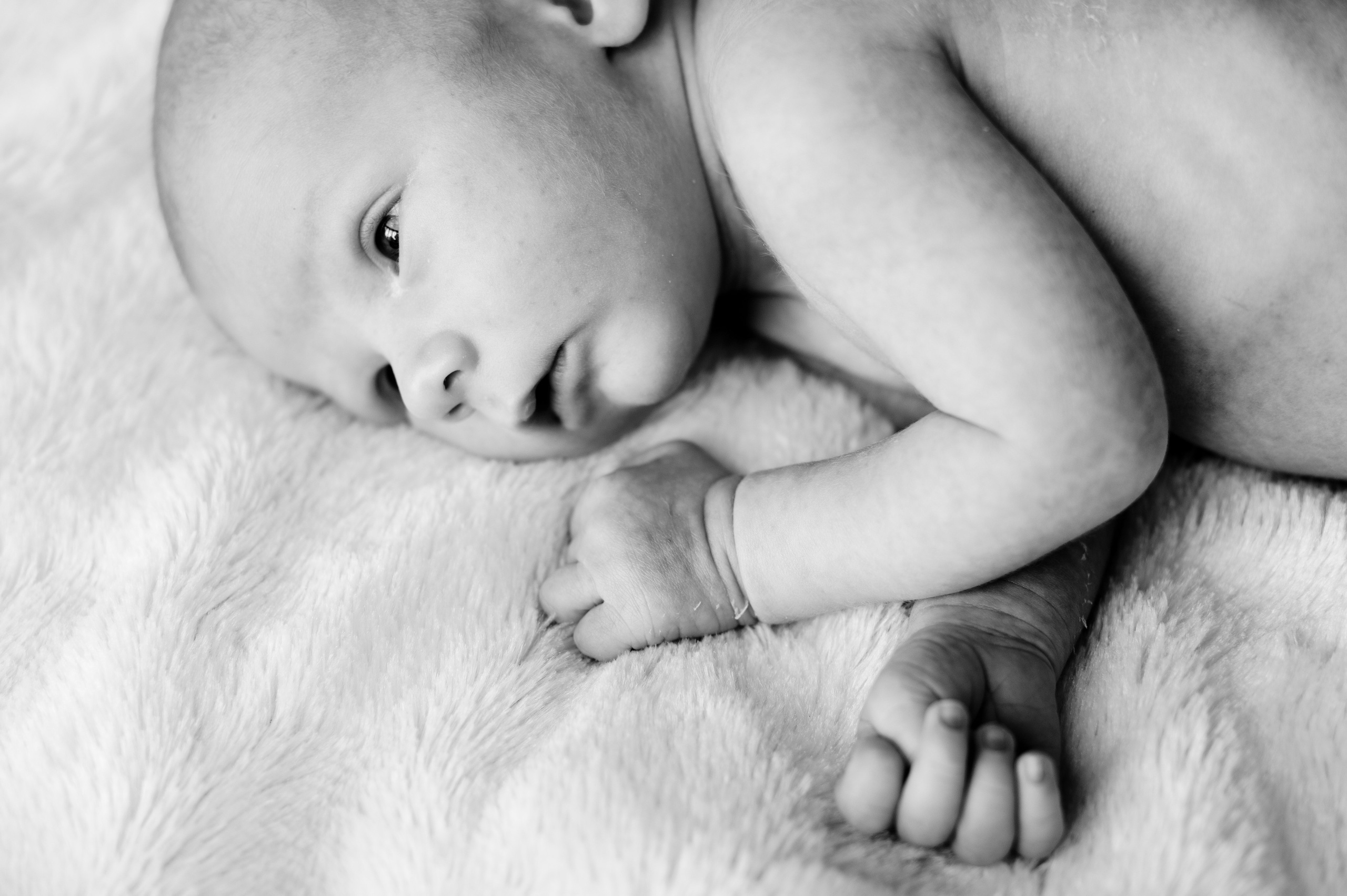 Lifestyle nyföddfotografering i Halmstad. Bröllops- och familjefotograf i Halmstad | Valentina