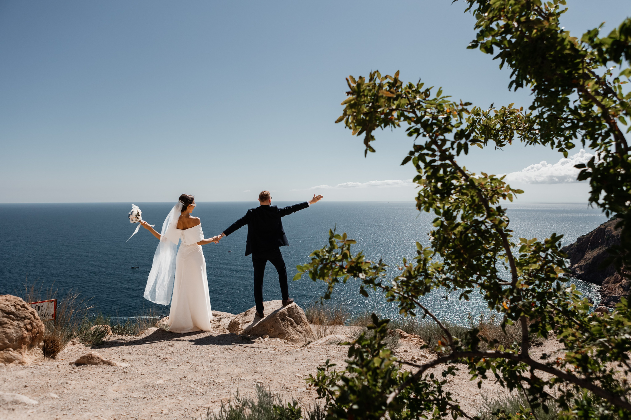 Свадебная съёмка в Балаклаве в крепости Чембало. Свадебный фотограф, фотосъемка в Крыму, Севастополе, Симферополе, Ялте