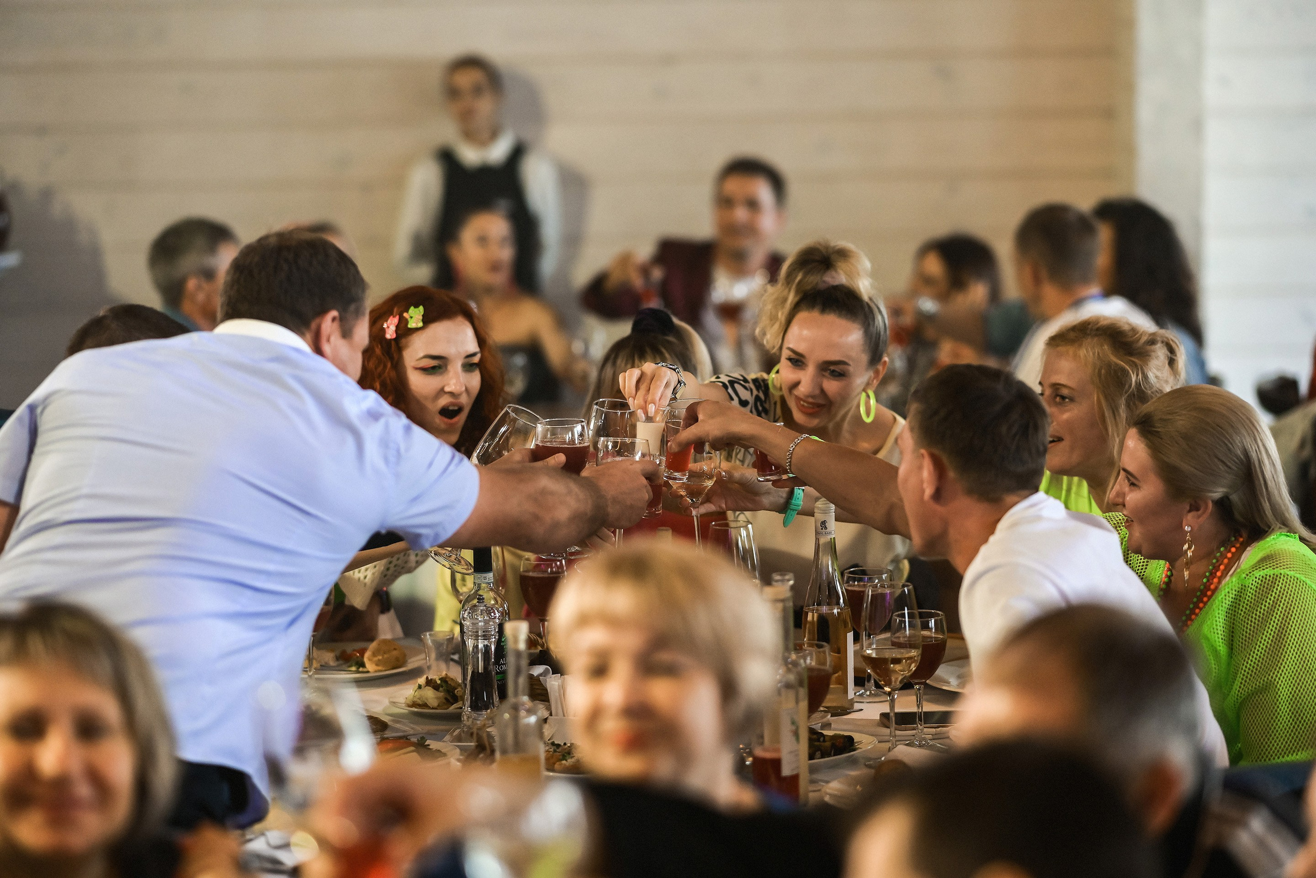 📸 Фоторепортажи с корпоративов и юбилеев в Красноярске | Примеры работ. 📸 Свадебный и семейный фотограф в Красноярске Тихомиров Евгений | 17 лет опыта | 800+ свадеб