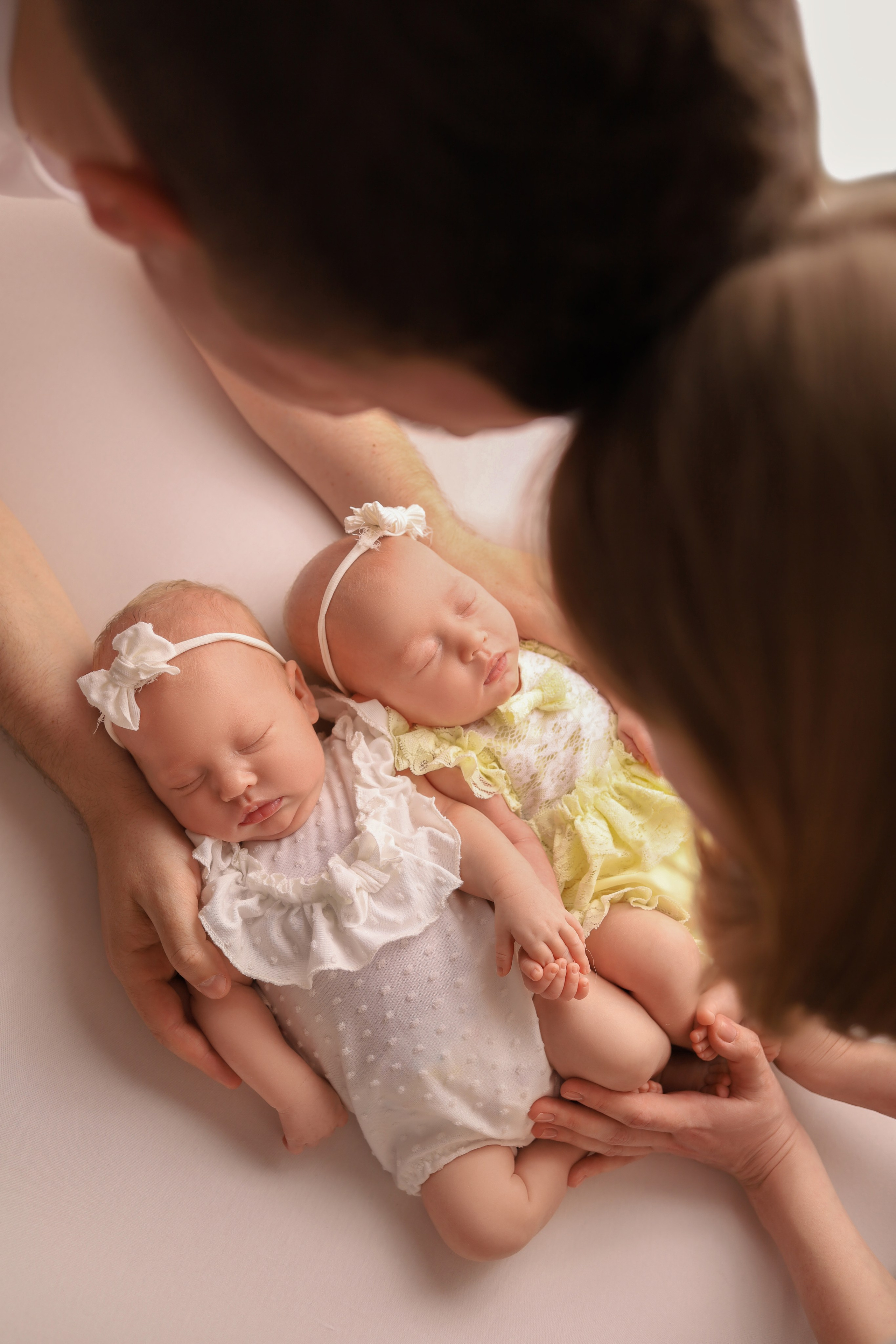 Близняшки. Фотограф новорожденных в Москве и Московской области Наталья Збиглей