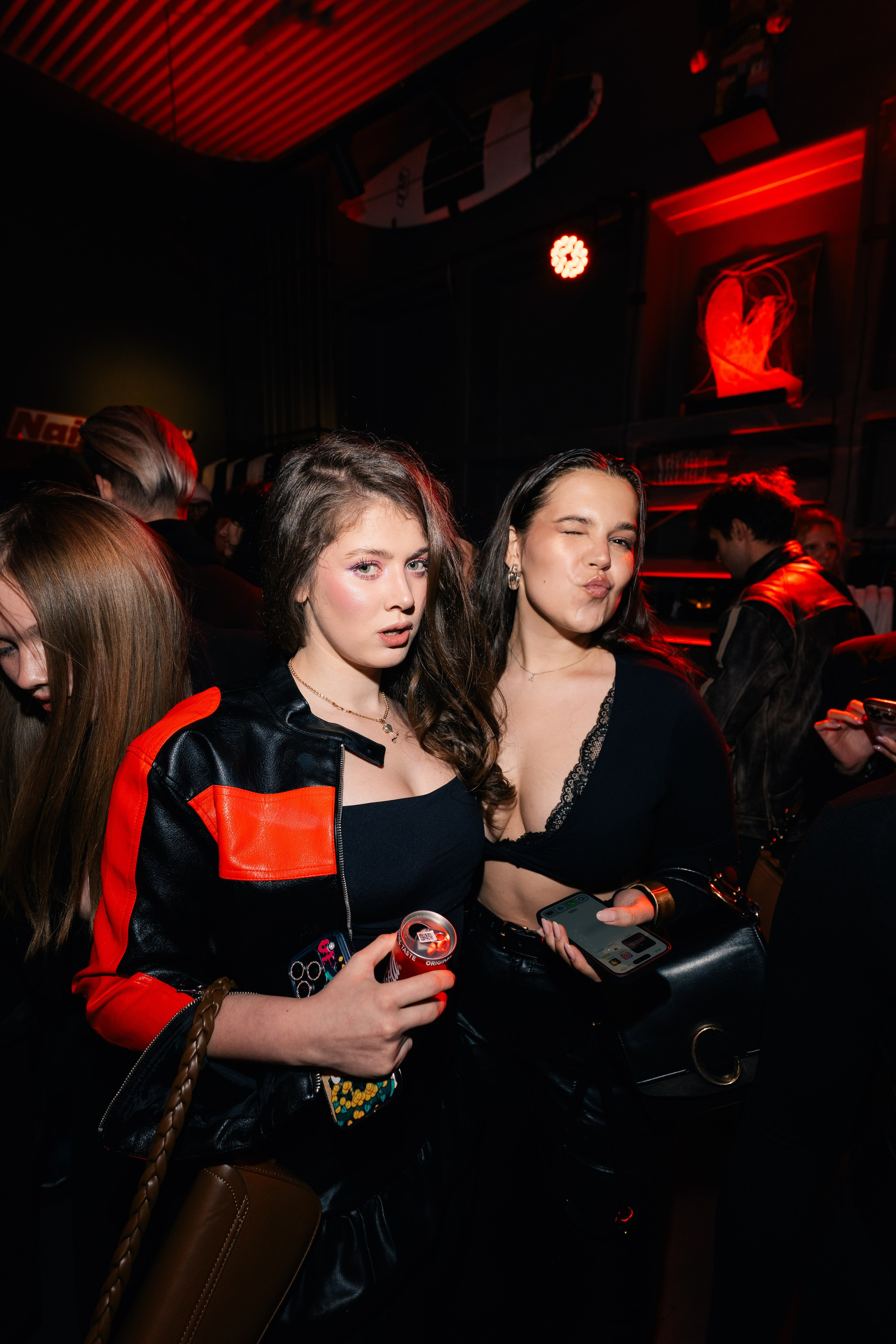 NAIPACHE DARK NIGHT x TWINBY. @oljiofilm: Олег Иванов — фотограф