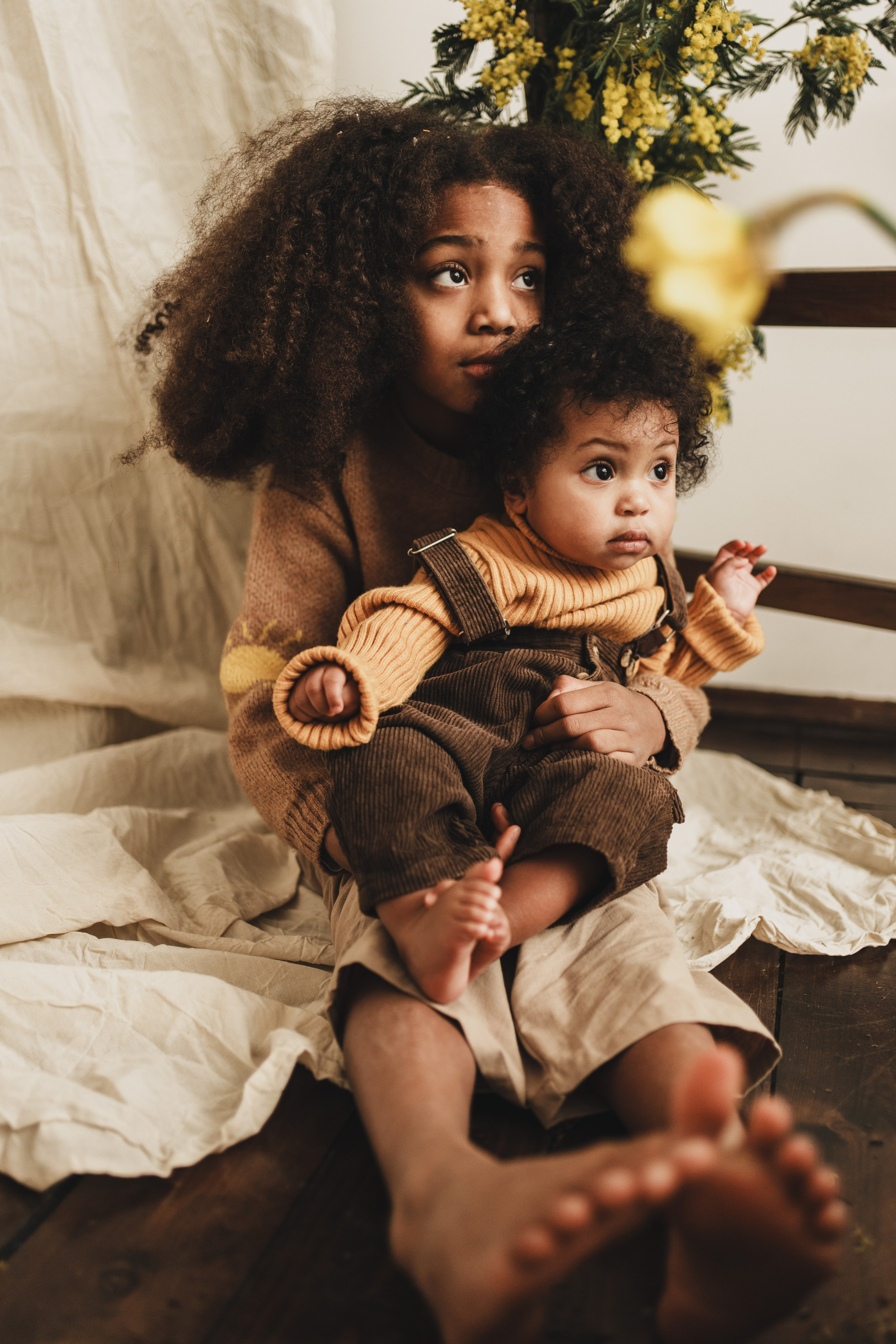 Девочки в мимозе. Семейный и детский фотограф и видеограф в Москве, Серпухове и Тарусе Валерия Сорокина