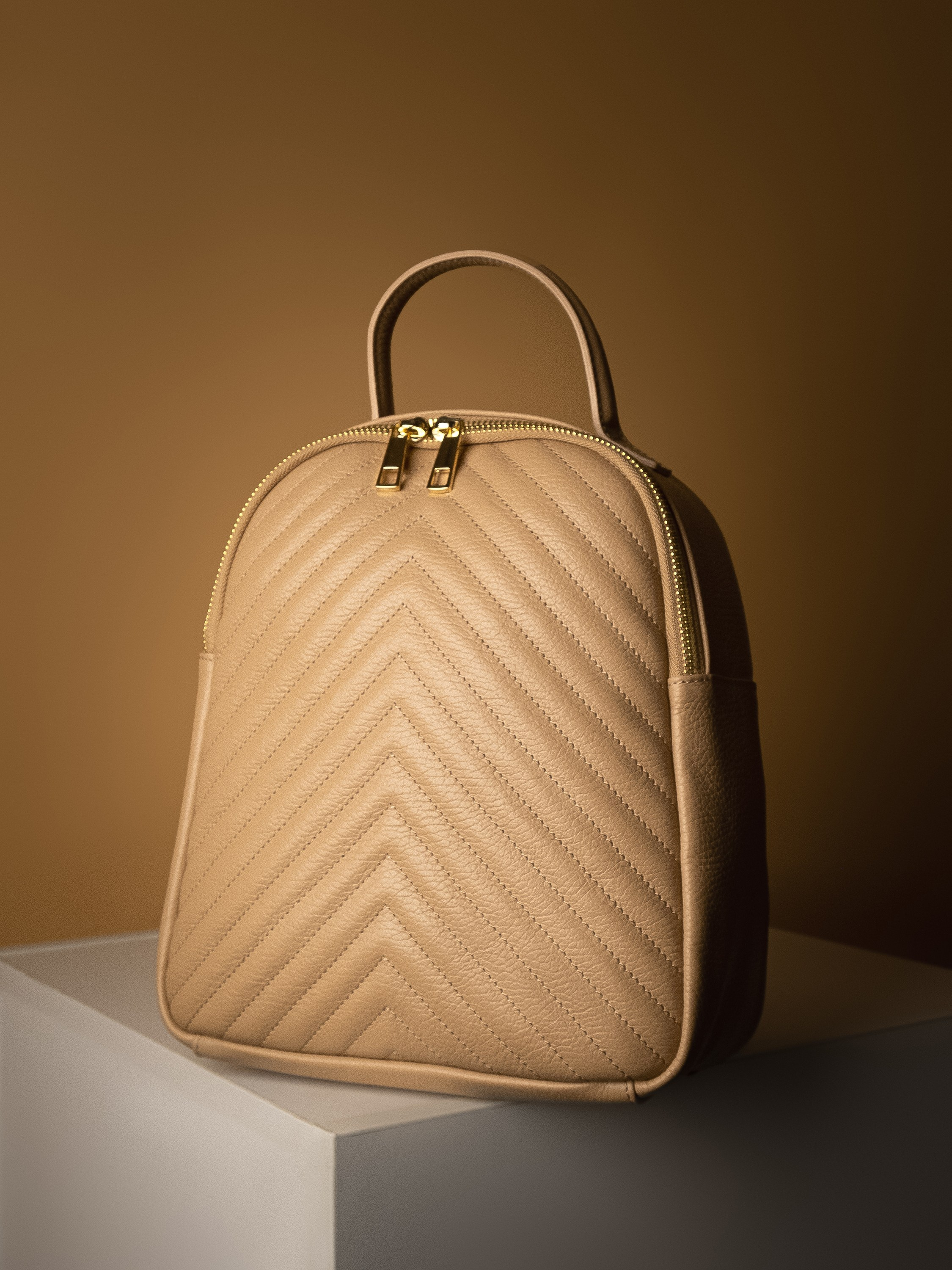 Предметная съёмка сумок для маркетплейсов. Предметный фотограф в Симферополе Антон Катунин