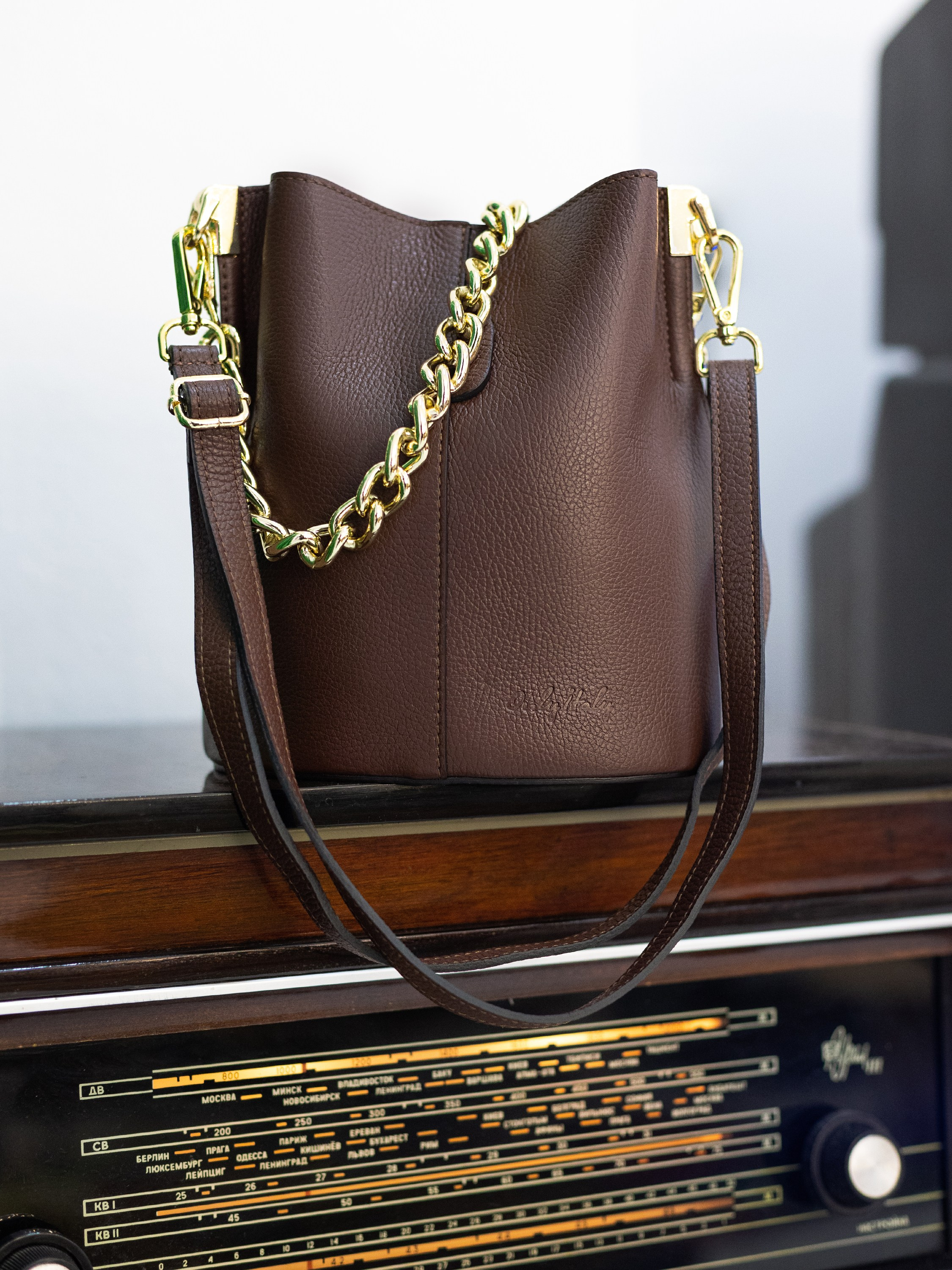 Предметная съёмка сумок для маркетплейсов. Предметный фотограф в Симферополе Антон Катунин