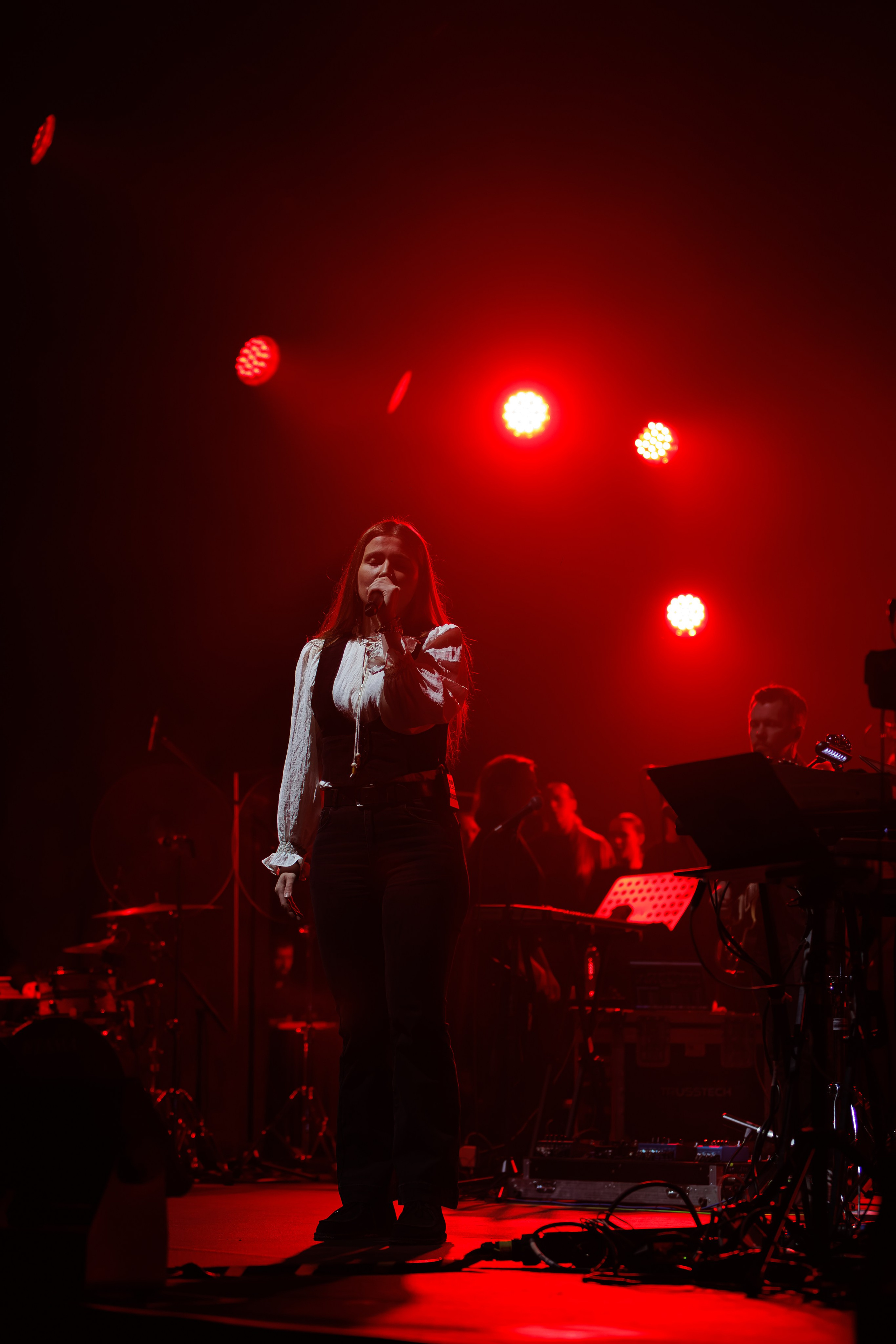 Concert Photography in Dubai — Anton Belyaev Live Performance. Evgen Yatsenko — Photographer in Dubai