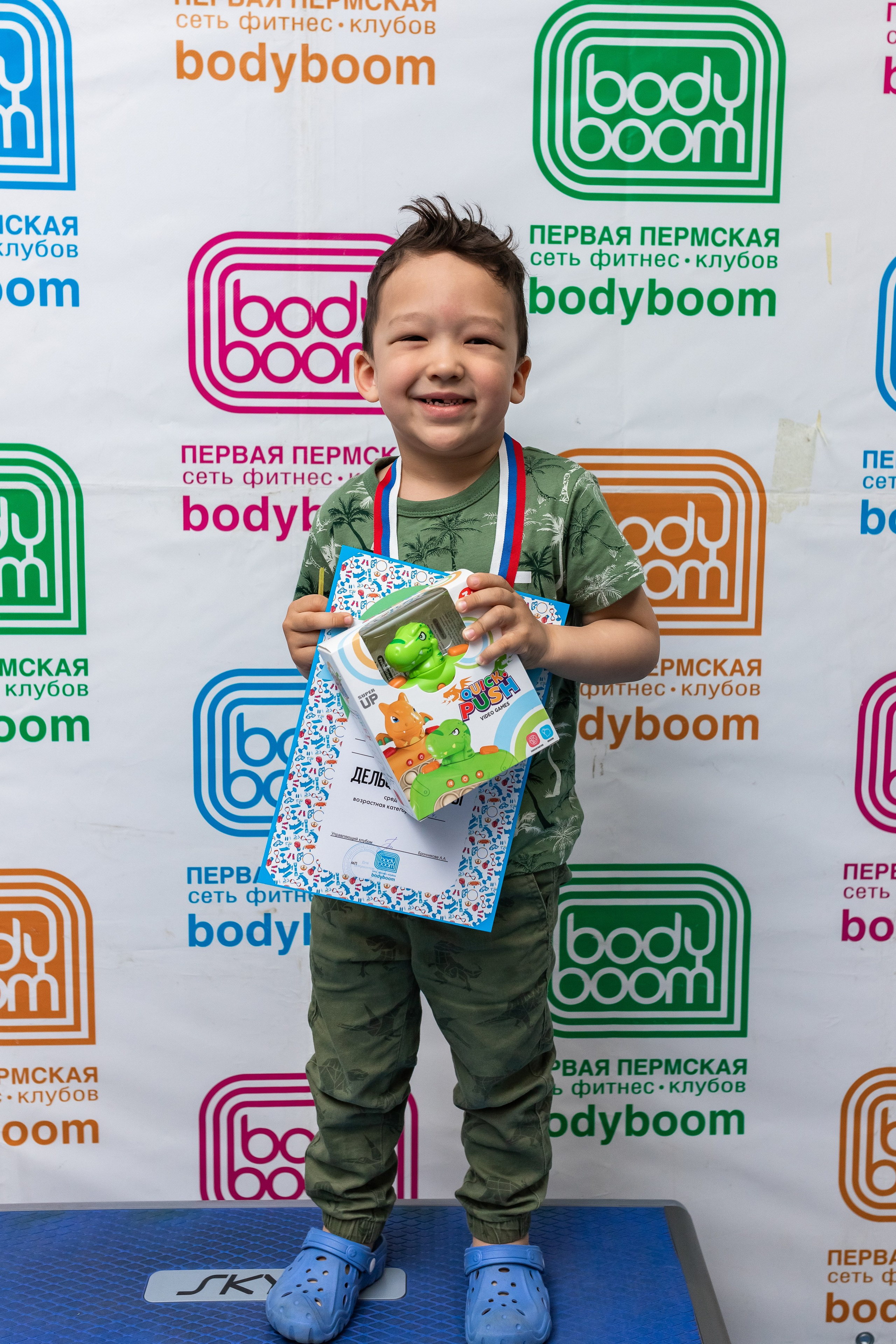 Репортажная съёмка. Дельфиньи игры. Бодибум Пермь. Фотограф Пермь. Свадьбы. Семья и дети, школа, д. сад. Фотокниги