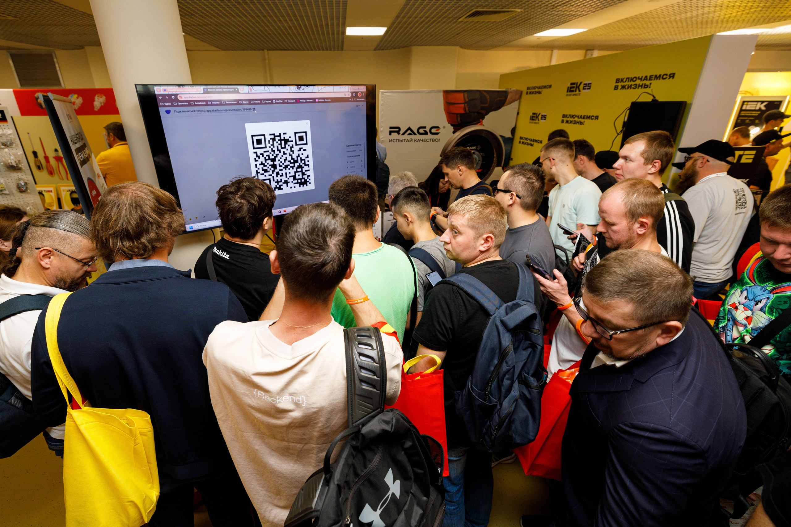 Съёмка стенда на выставке. Фотограф на мероприятие в Москве Марик