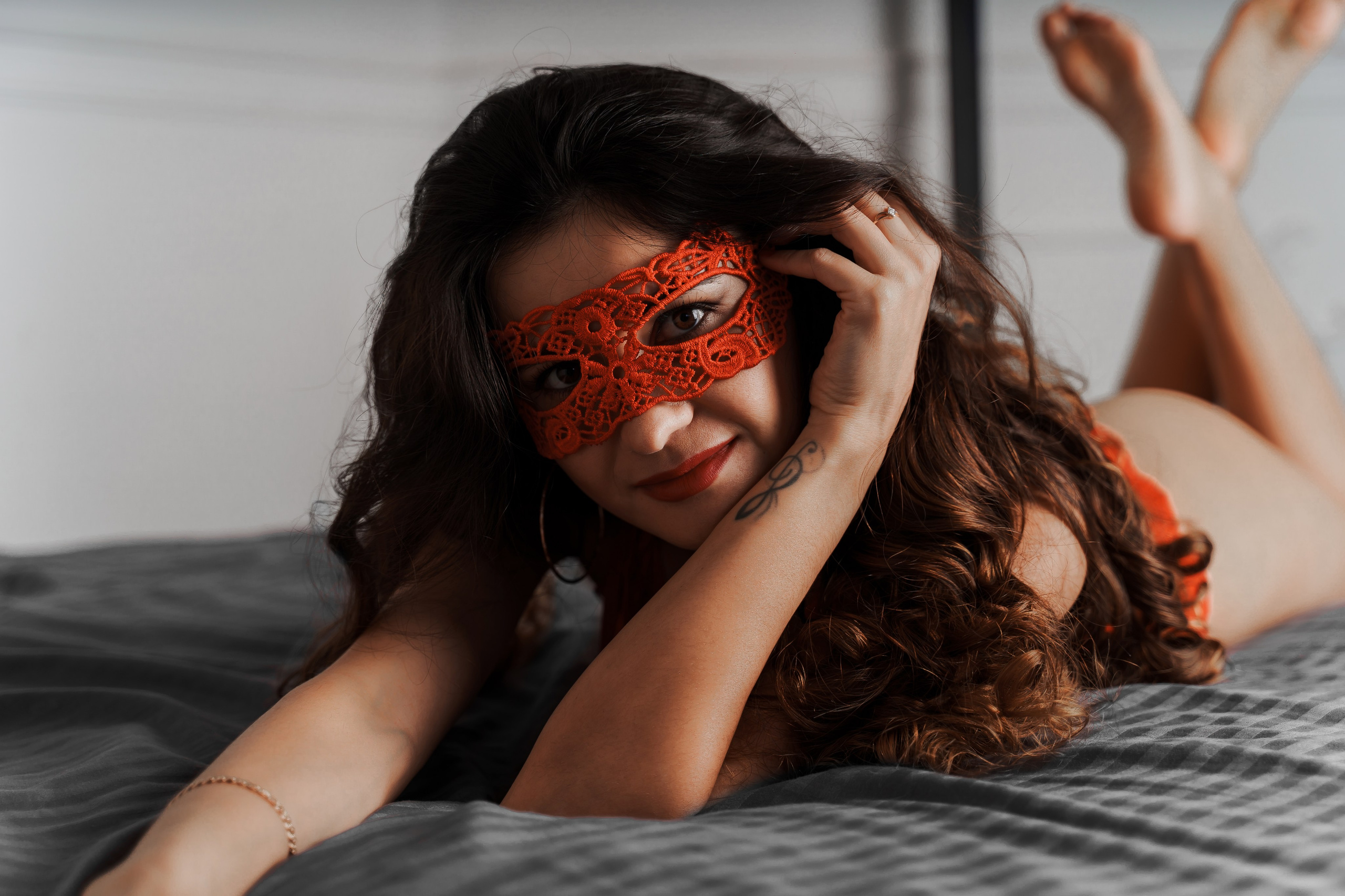 Фотосессия в студии девушки, семейная в Сочи, Адлере. Алина Бернд — свадебный и индивидуальный фотограф в Сочи и Адлере