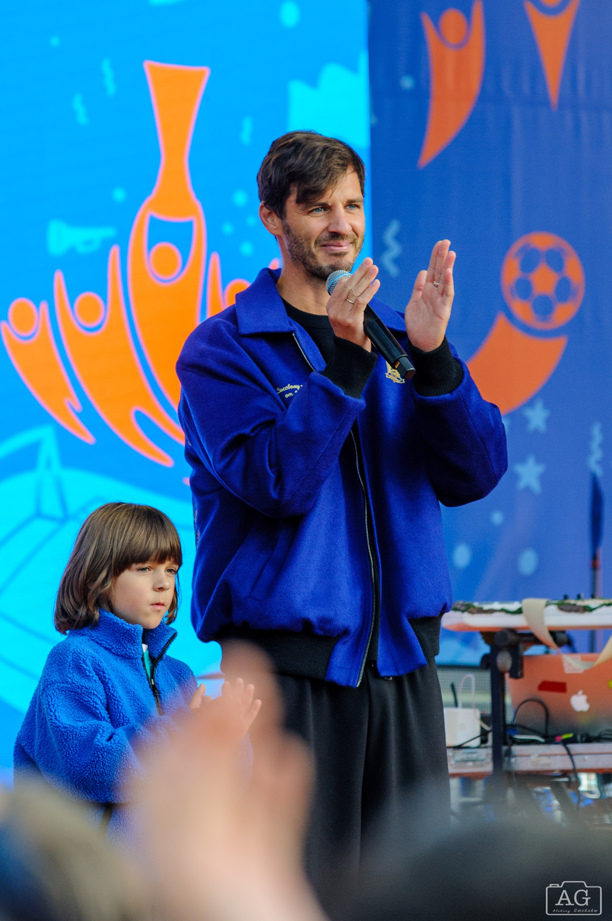 Нейромонах Феофан на открытой тренировке ФК «Зенит». Алексей Горчаков. Фотограф на ваш праздник