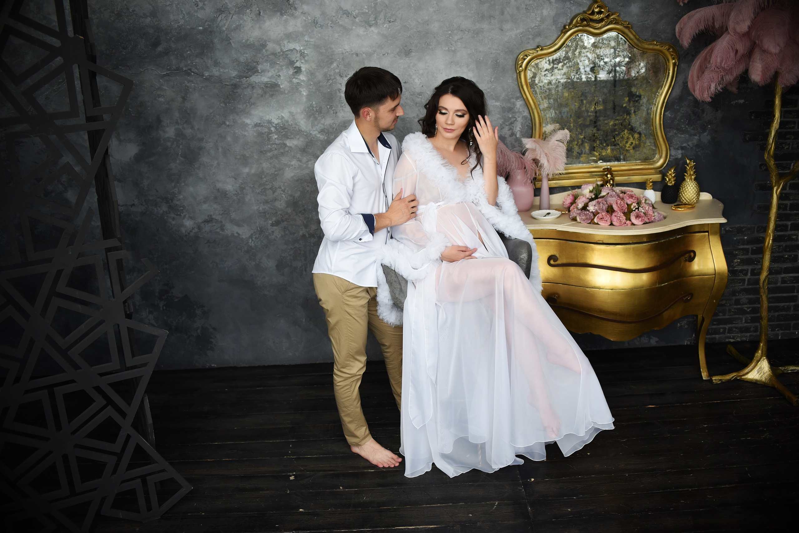Фотосессия беременности студийная съемка. Свадебный, семейный, детский, контент фотограф в Омске Максим Ильин