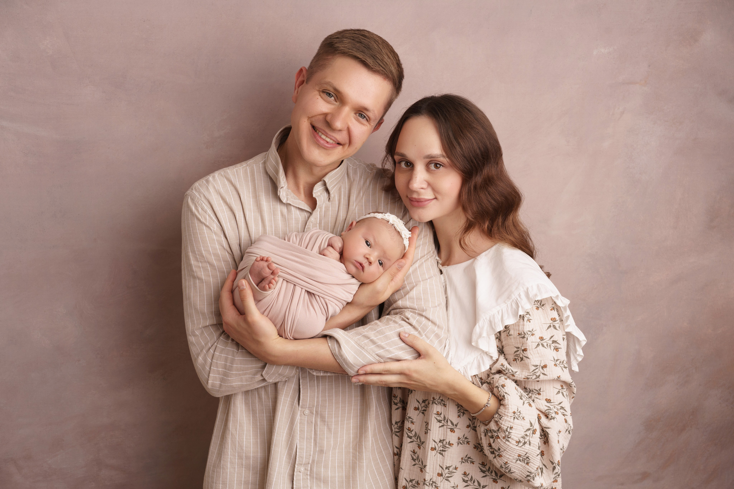 Семейные фотосессии с новорожденными | Трогательные кадры малышей и их близких в Москве и МО. Фотосессия новорожденных в Москве и Московской области | Профессиональный фотограф newborn — Татьяна Иванова