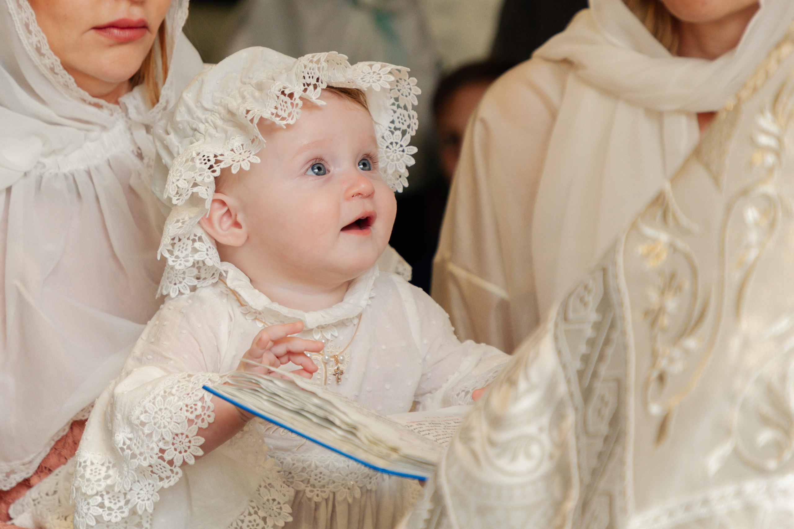 Церковь чудотворной иконы Божией Матери Всех Скорбящих Радость с грошиками. Фотограф на крещение в Санкт Петербурге