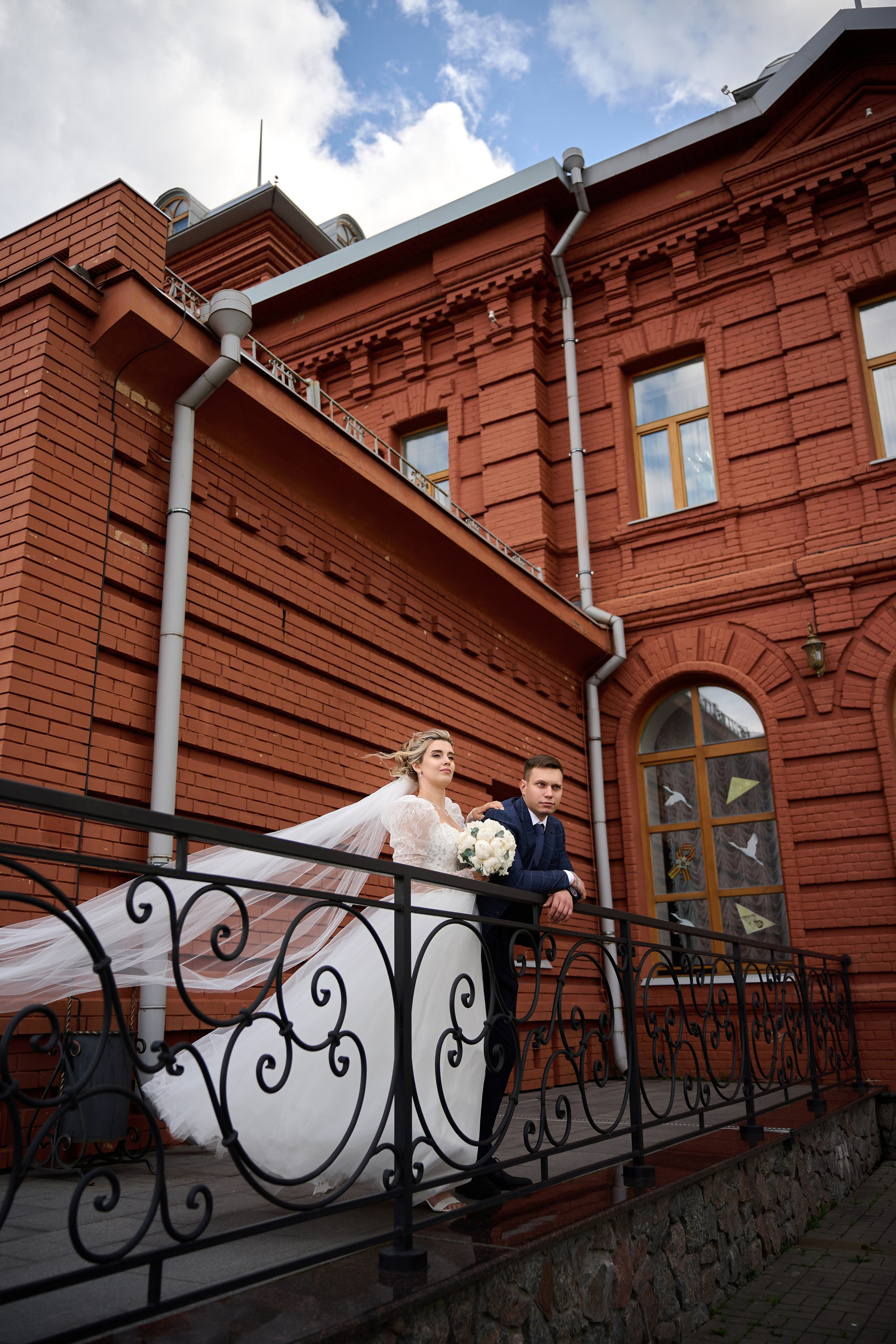 Свадебная фотосессия в Старом Осколе и Губкине. Профессиональный фотограф Старый Оскол, Губкин — свадьба, венчание, крещение, юбилей и день рождения