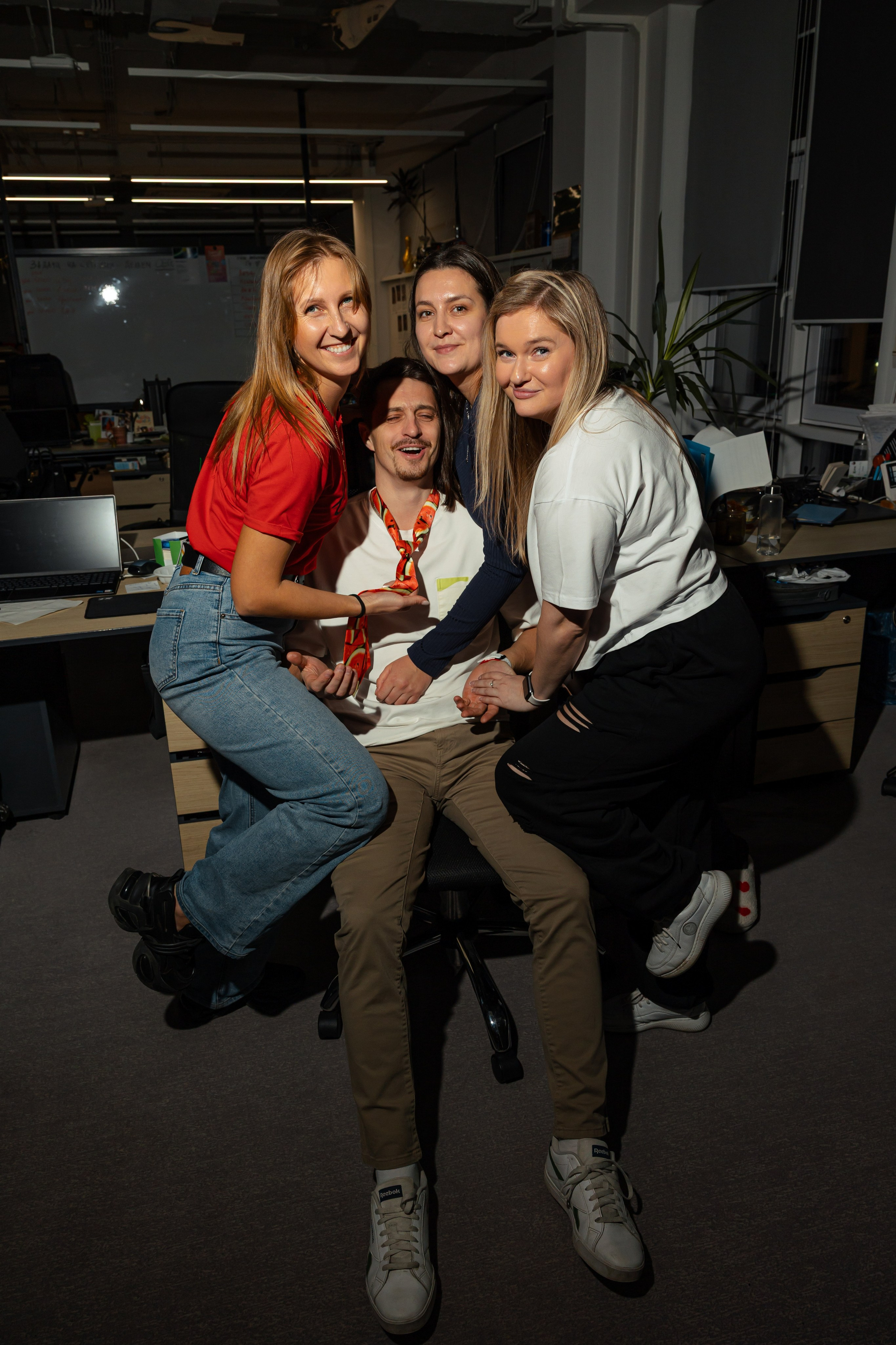 Дубль гис (офисная туса). Фотограф Вячеслав Фарунин