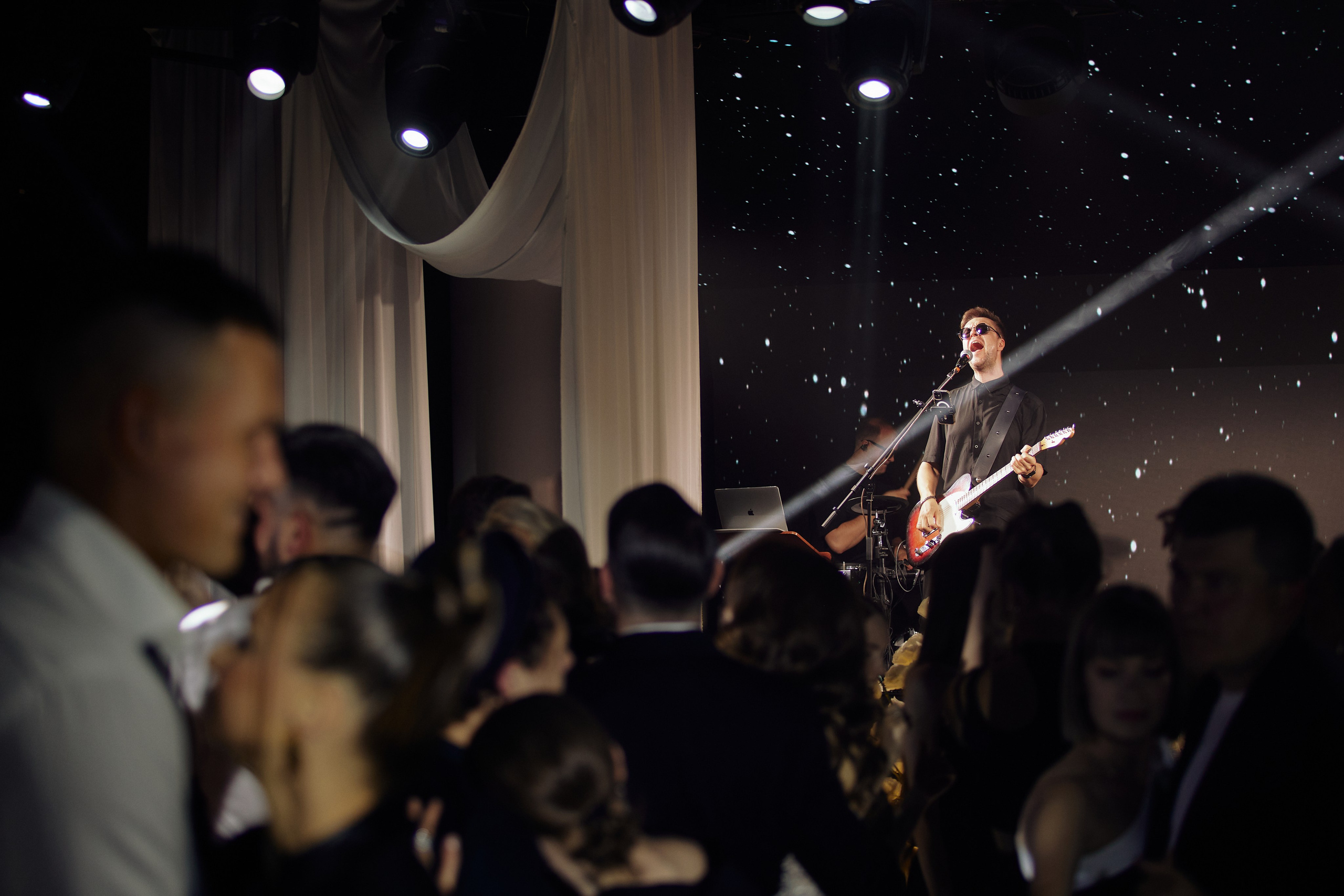 A MIRROR IS ONLY A HEART. Дмитрий Мазуркевич: Профессиональный Репортажный Фотограф