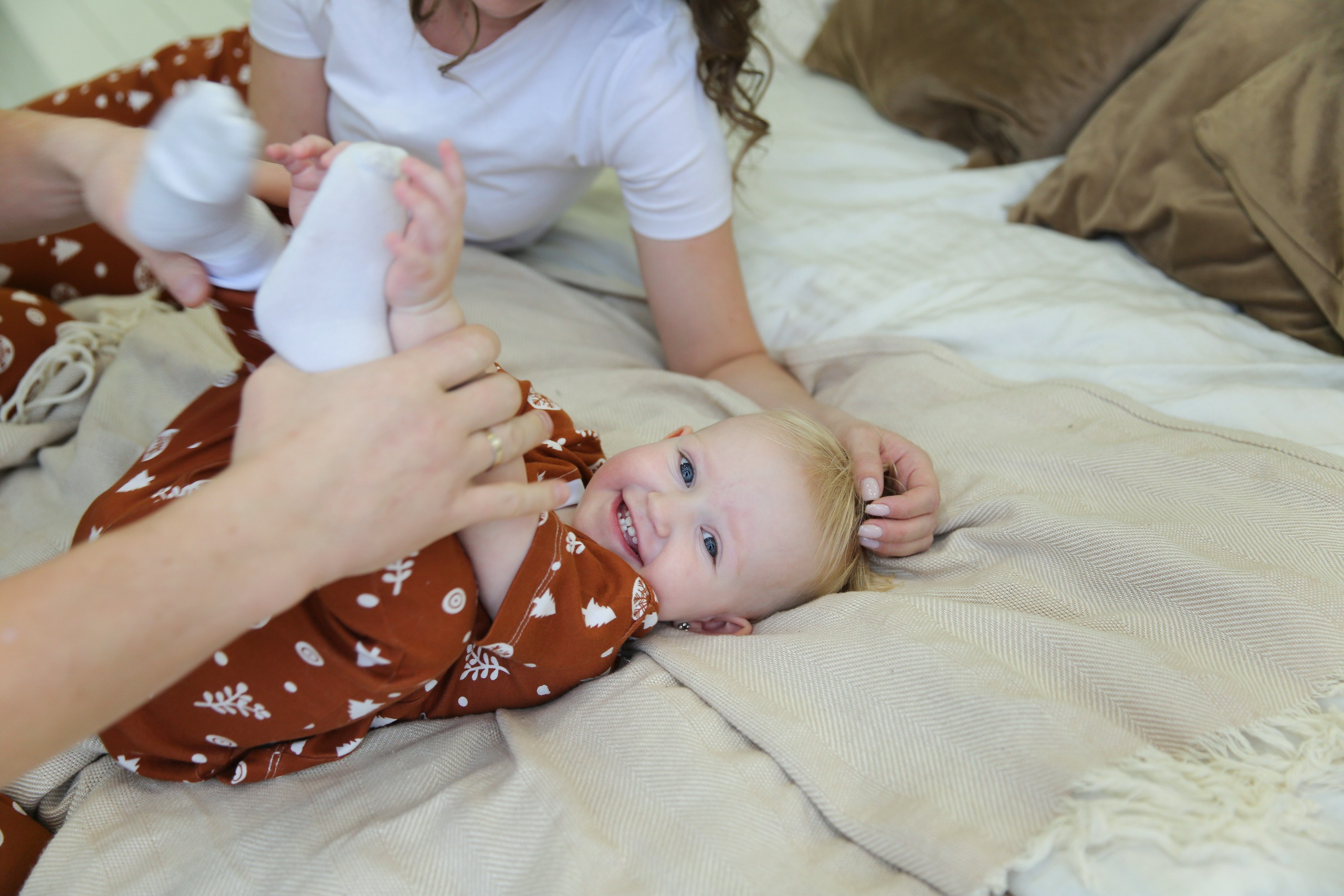 Новогодняя семейная фотосессия в студии с елкой. Свадебный и портретный фотограф в Санкт-Петербурге Надежда Чечулина