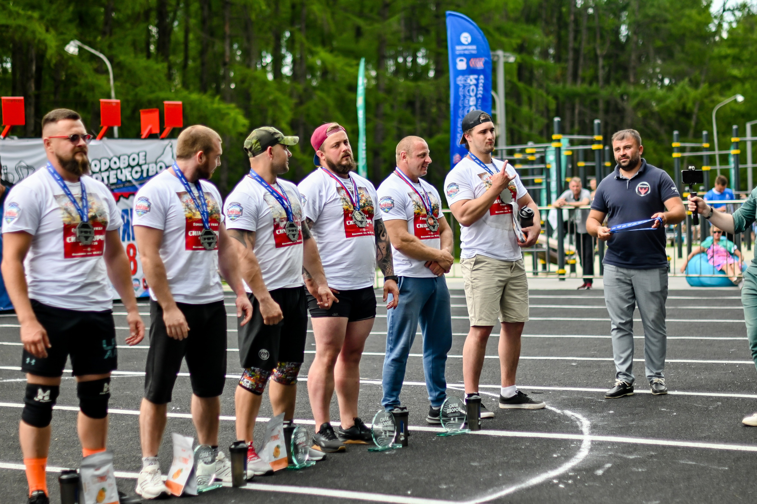 СТРОНГ. Фотограф для бизнесконтента, репортажей и семейного альбома в Москве