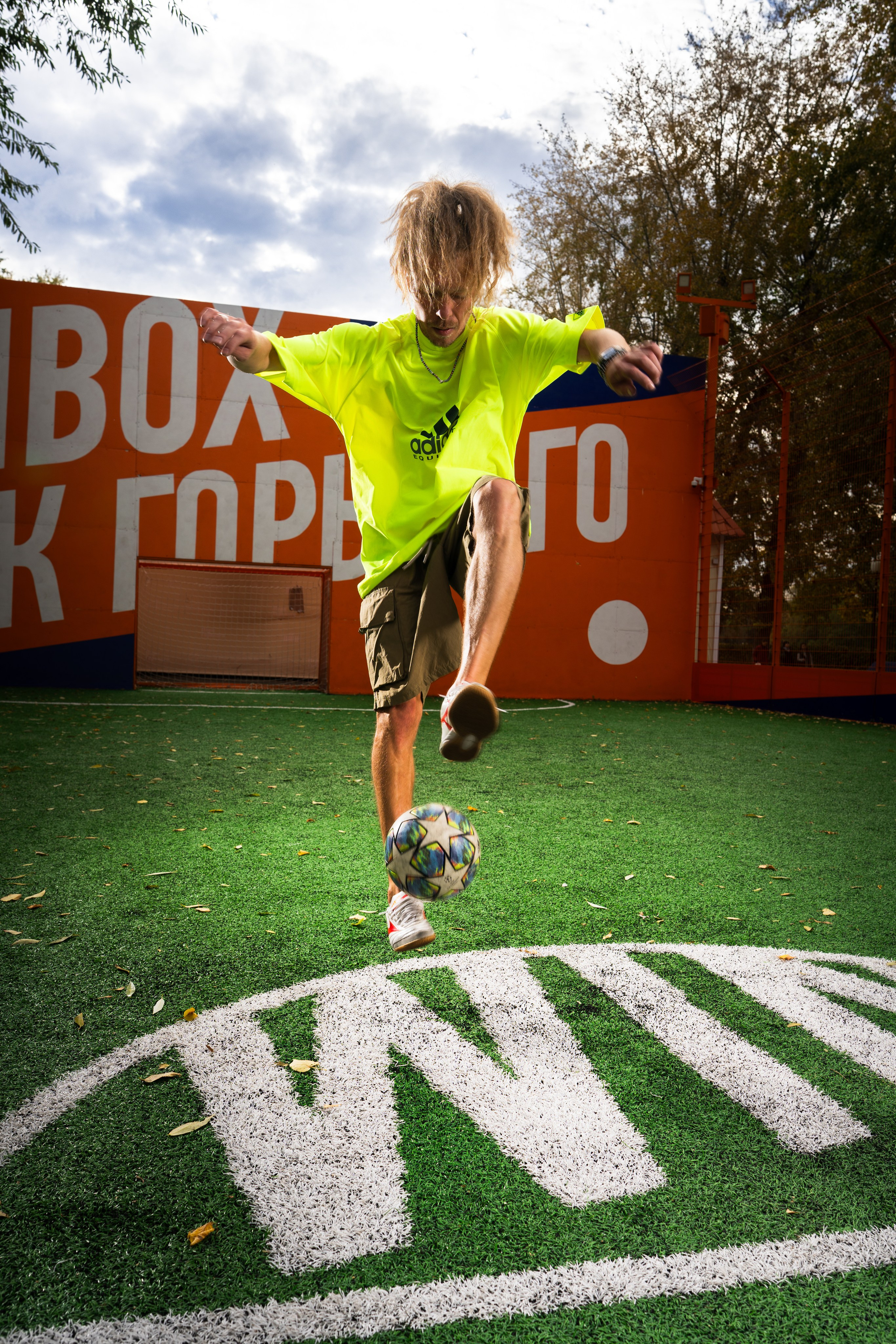 футболисты