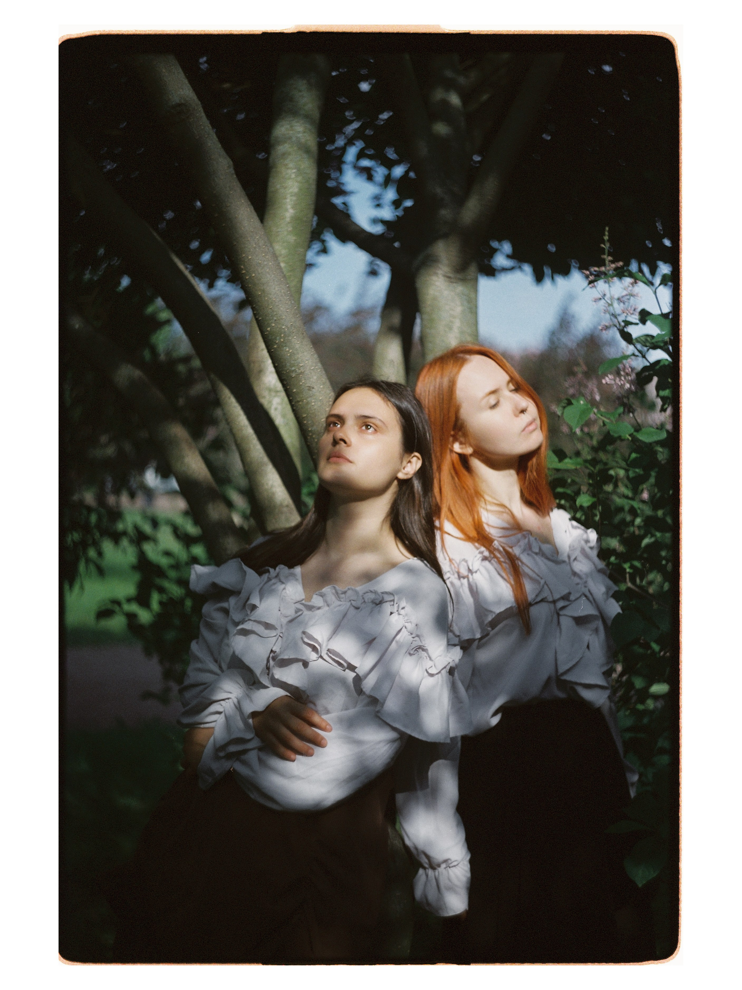 Фотосессия для подруг на плёнку 35 мм в Санкт-Петербурге. Светлана Гопанюк. Портретный фотограф. Санкт-Петербург. СПб