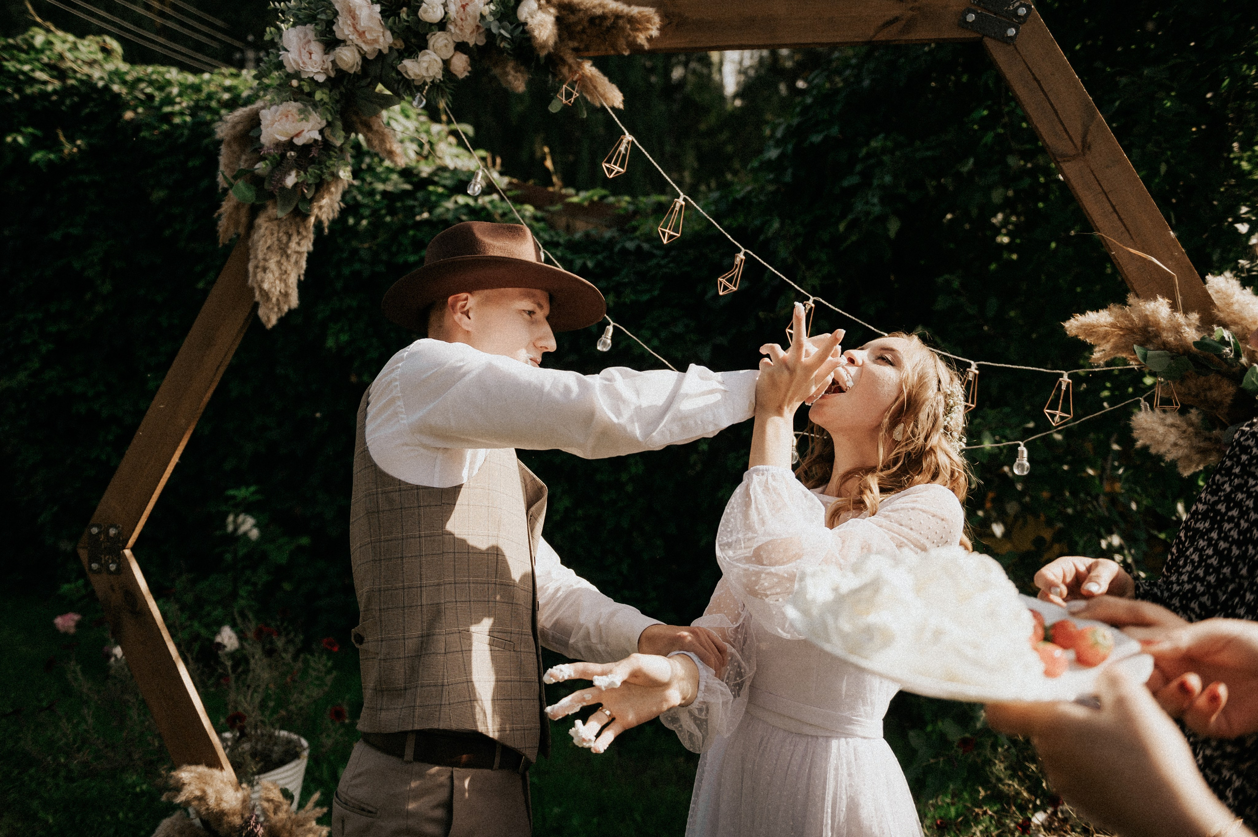 Свадебные фотографии. Фотограф в Барнауле Дарья Бутурлакина. Люби.Цени.Касайся