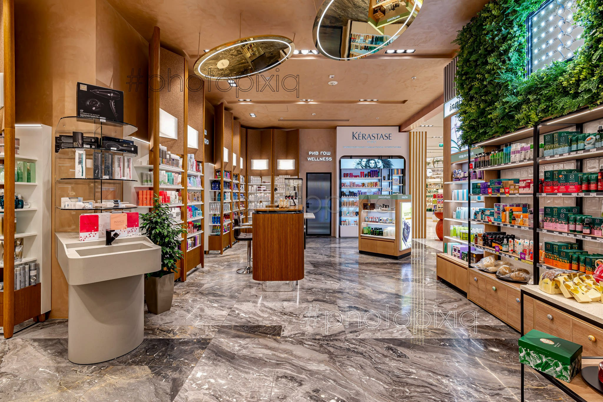Интерьерная съёмка магазина парфюмерии и косметики Рив Гош. Интерьерная съёмка и виртуальные туры — Интерьерный фотограф Кузнецов Сергей (photopixiq)