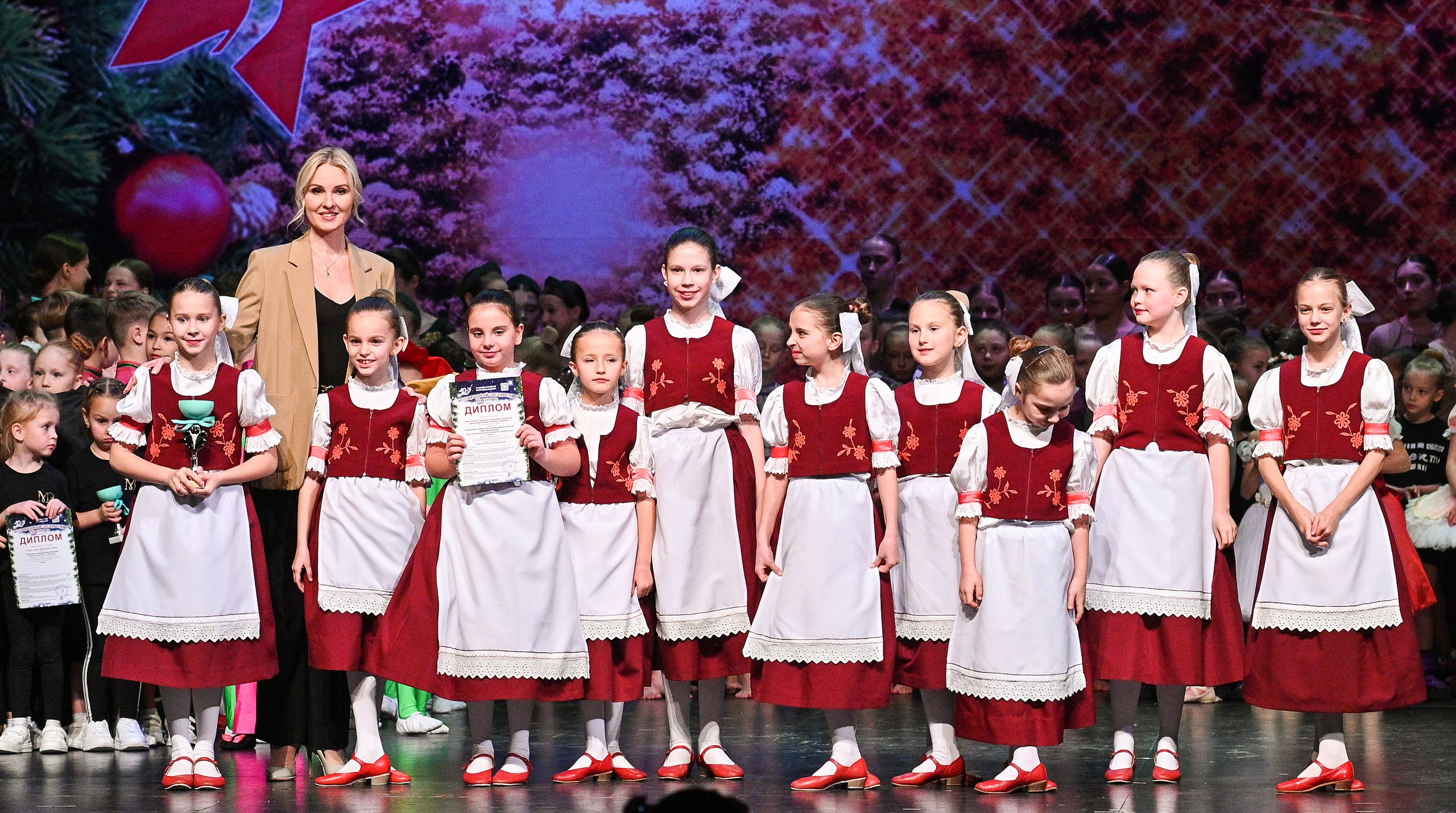 14.11.2024 «Новогодний Звездопад Талантов» Фестивальное движение «Шаг к мечте» г. Москва. Медиастудия Фото Концепт