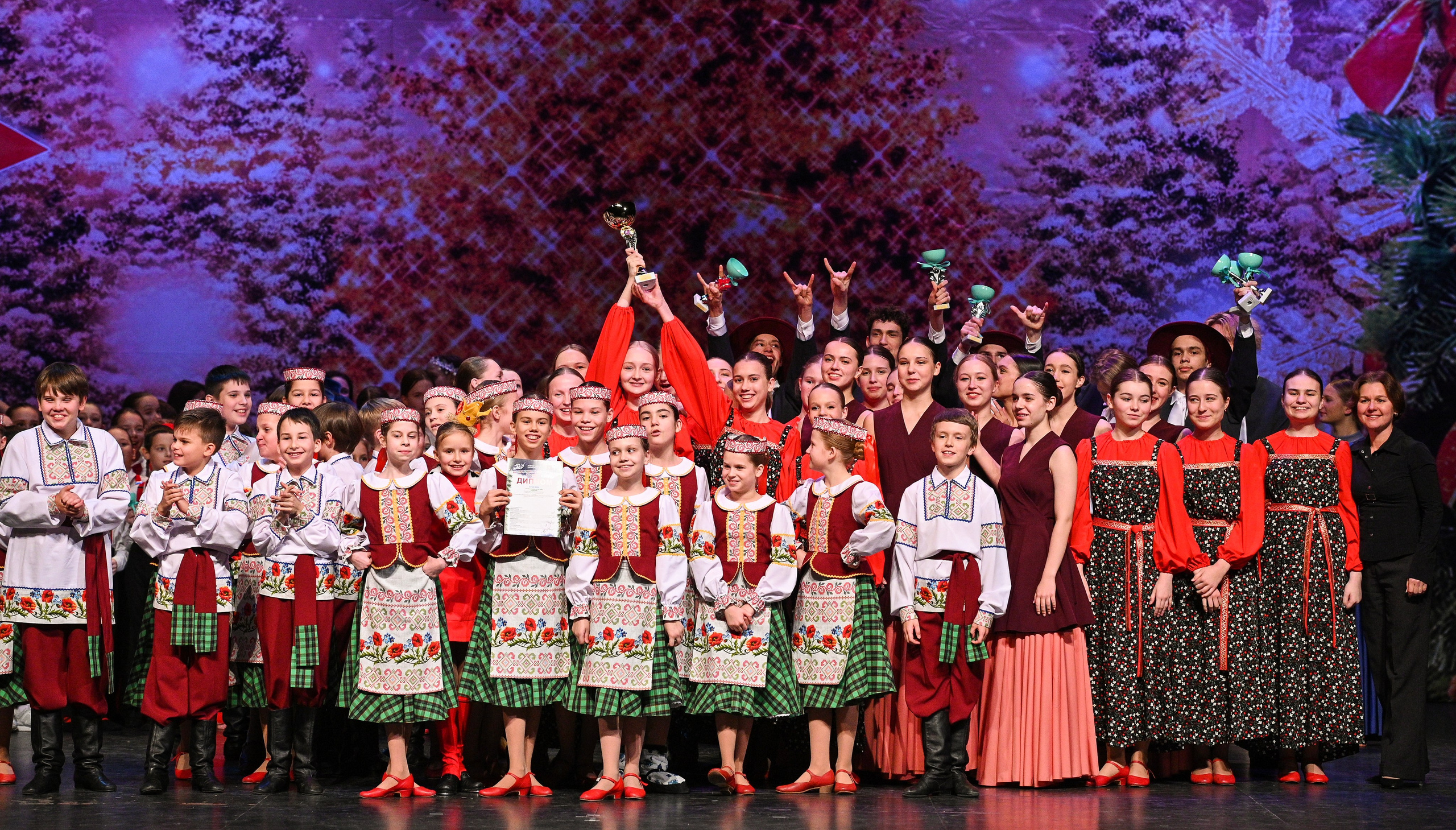 14.11.2024 «Новогодний Звездопад Талантов» Фестивальное движение «Шаг к мечте» г. Москва. Медиастудия Фото Концепт