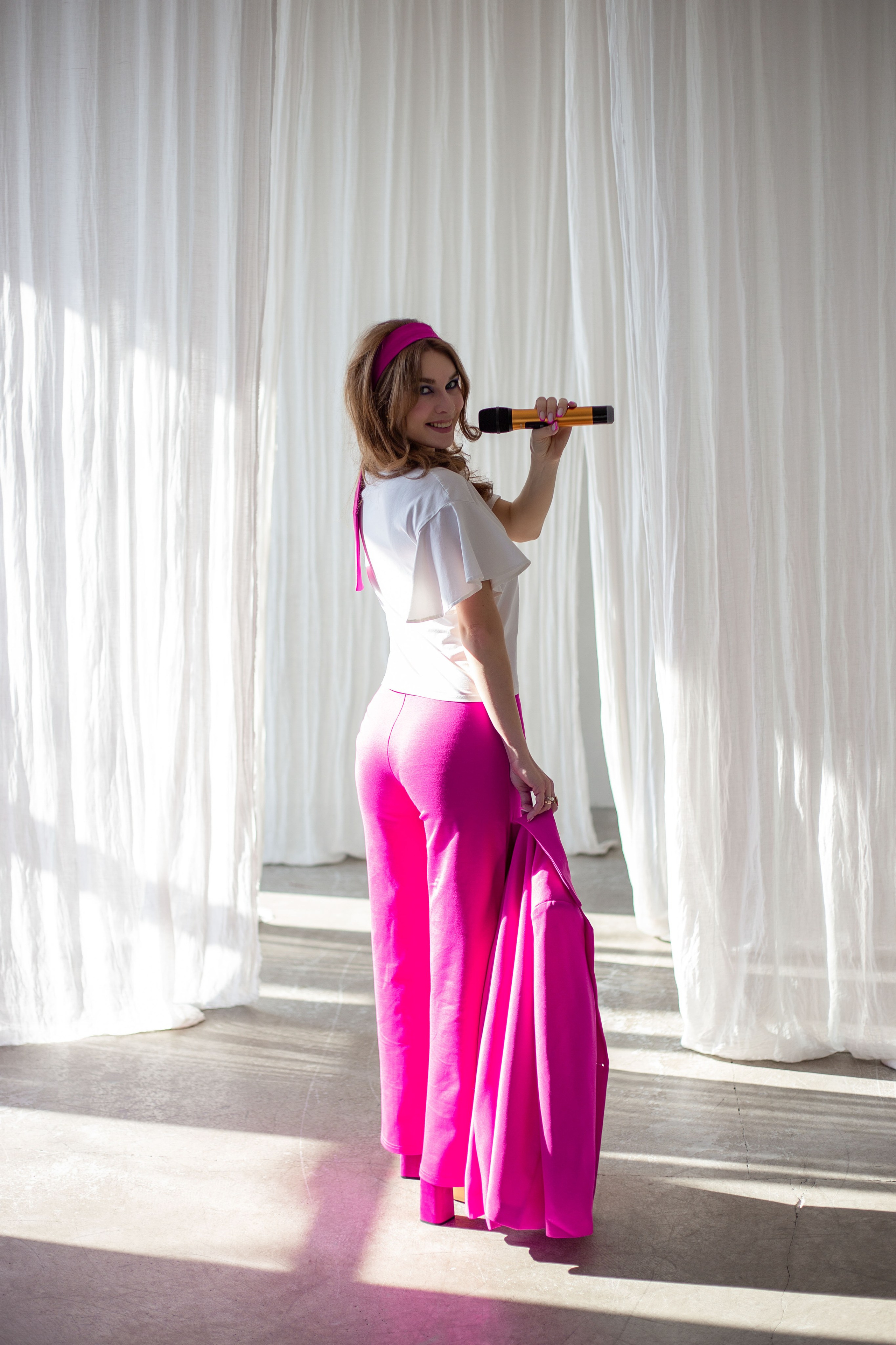 Ведущая Ольга Кернер. Https://malovafoto.ru