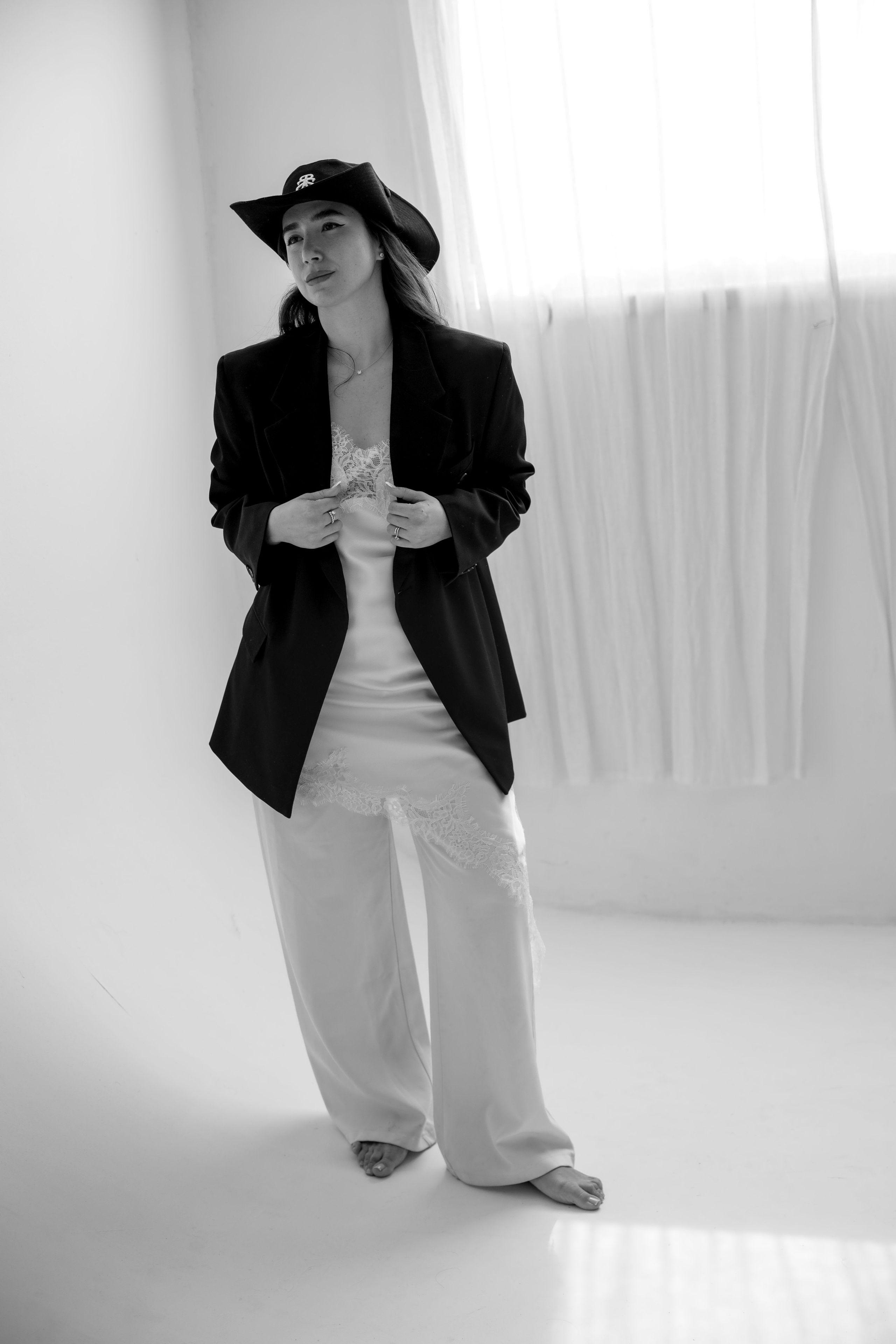 Family photoshoot inside the studio. Wedding and family photographer