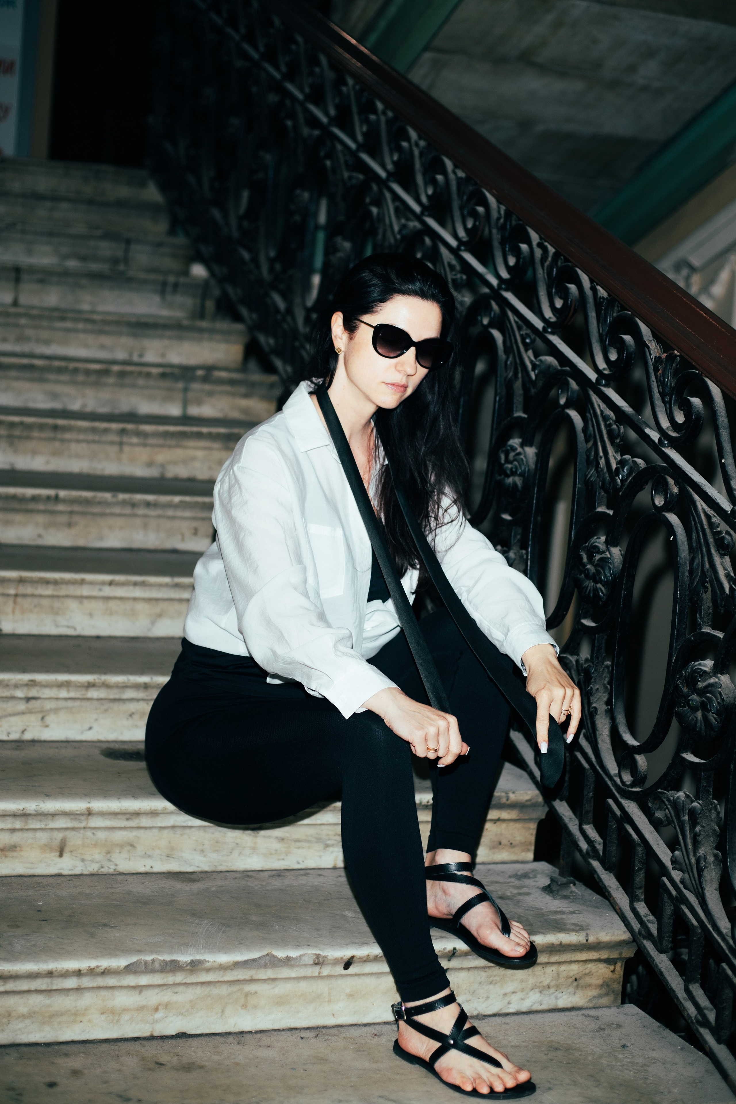 Съемка Александры в Питерской парадной. Портретный Фотограф в Санкт-Петербурге Кира Орехова